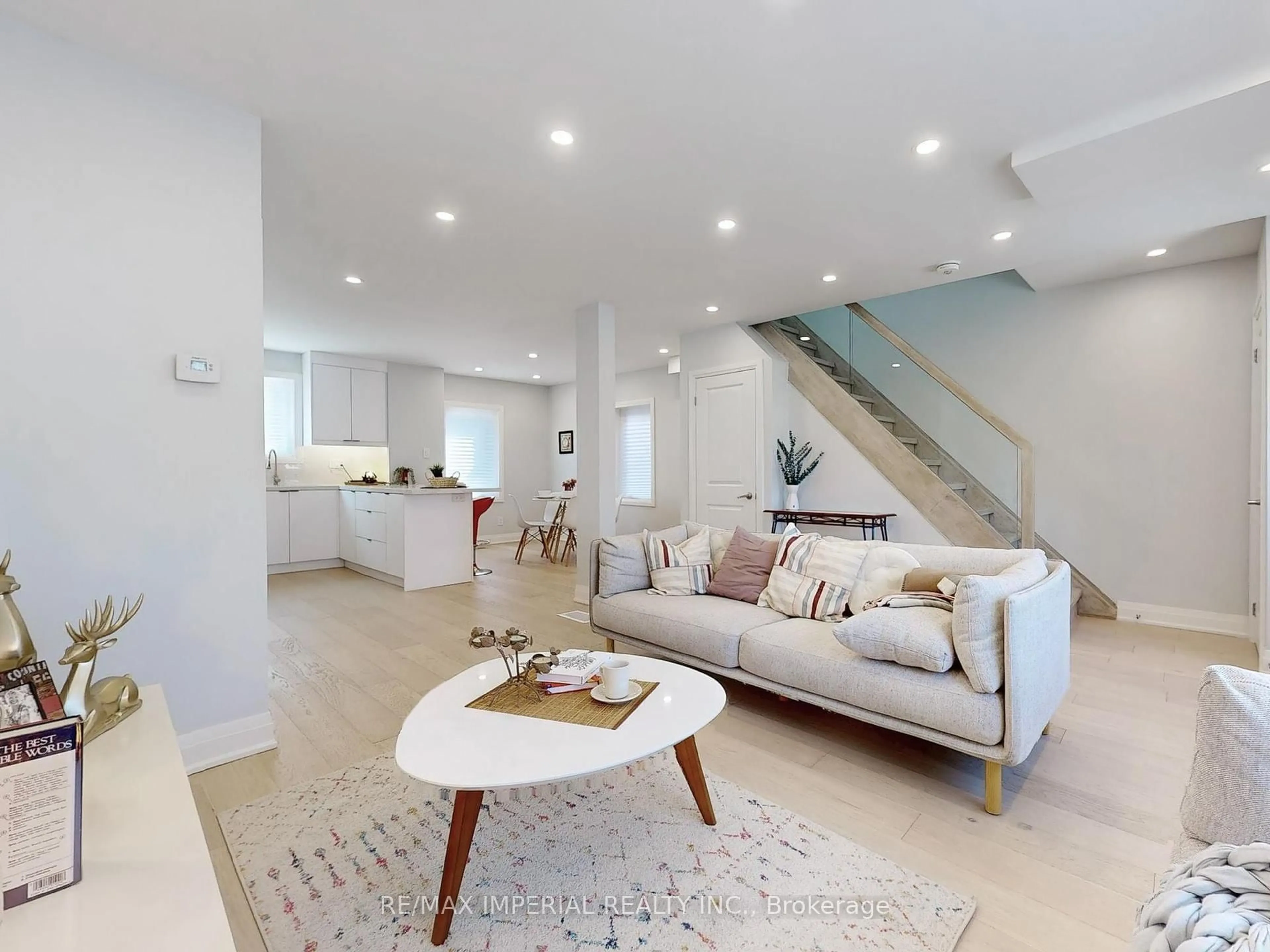 Living room with furniture, unknown for 9 Lesmount Ave, Toronto Ontario M4J 3V5