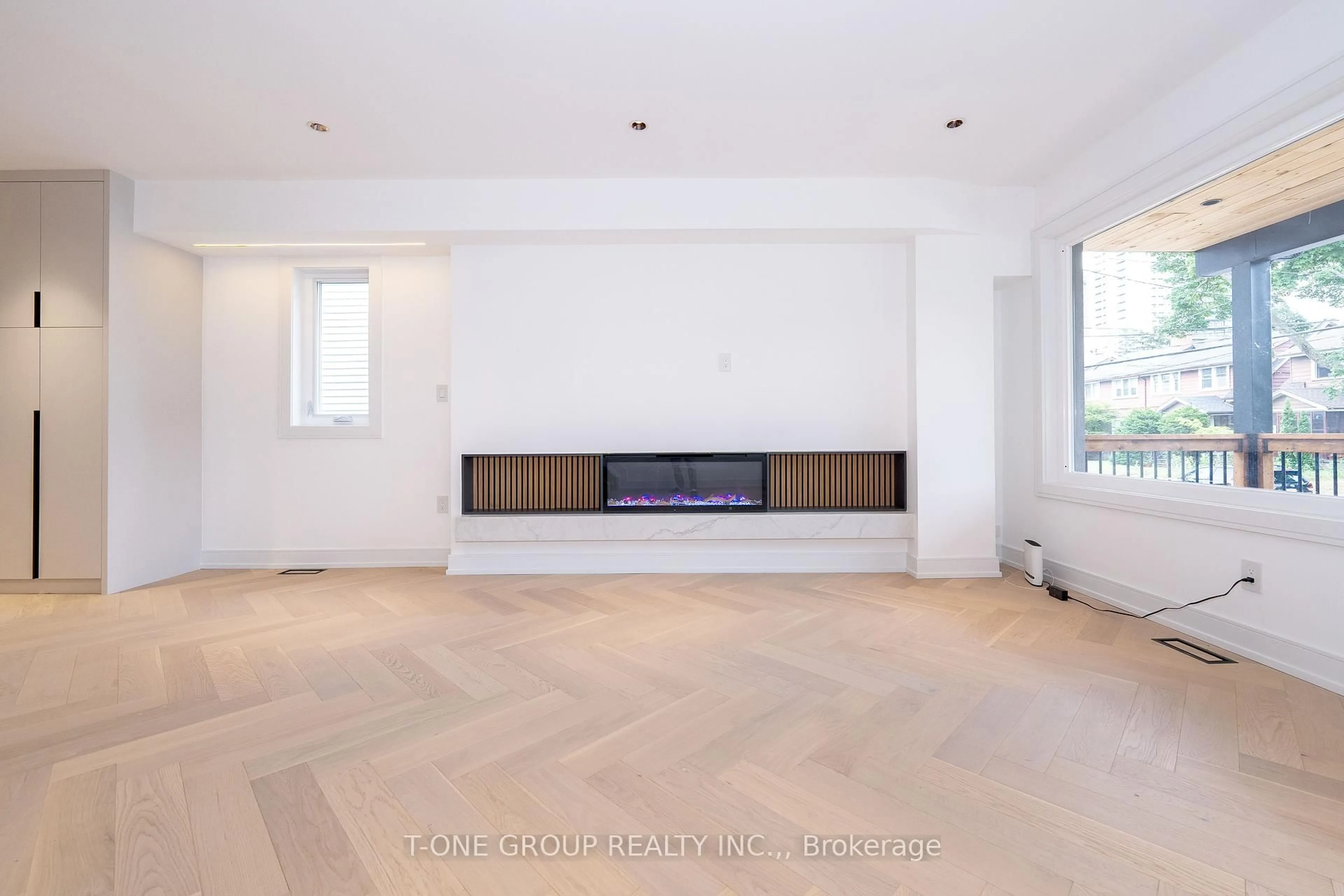 Unknown for 68 Harris Ave, Toronto Ontario M4C 1P6