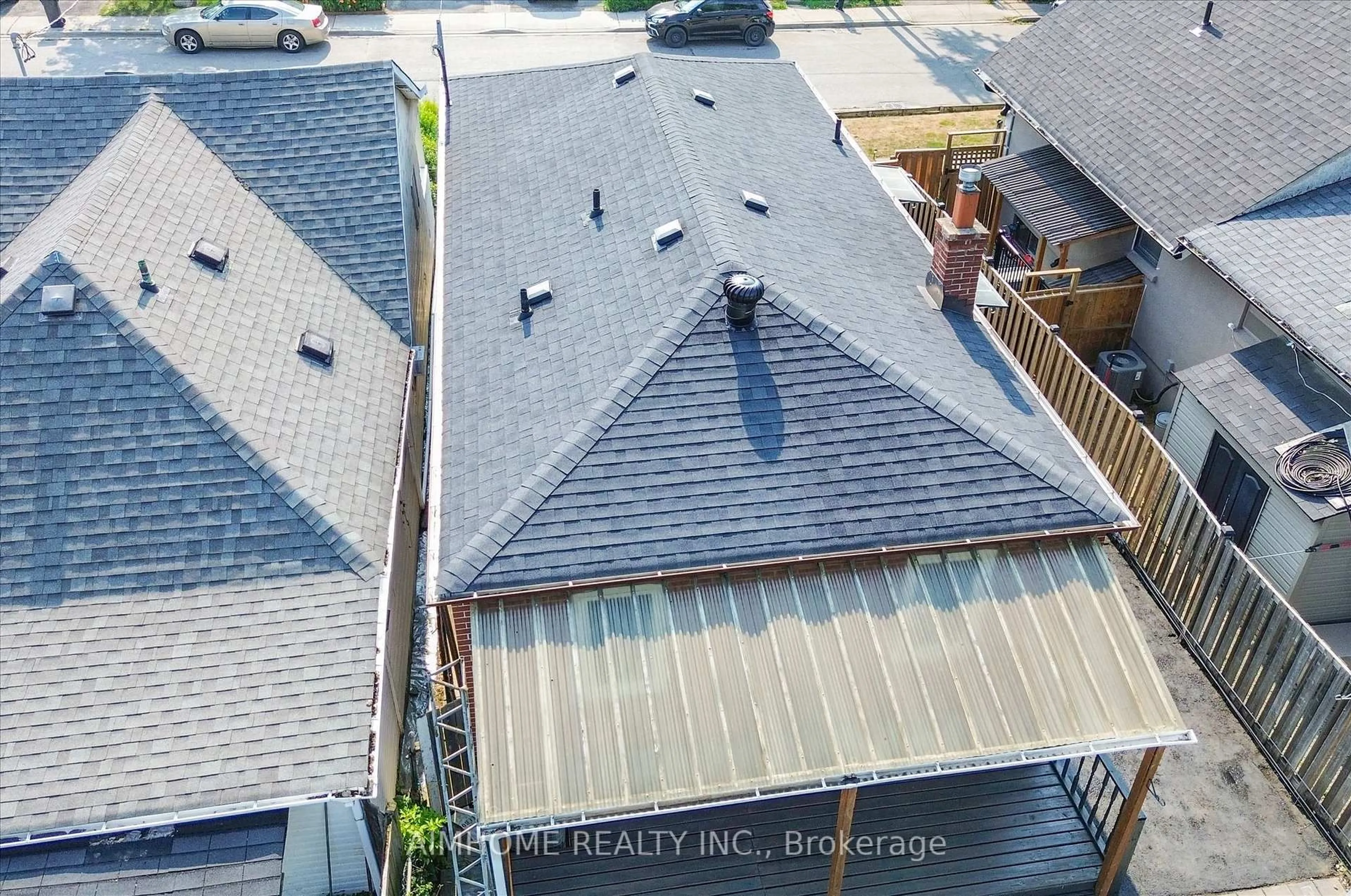 A pic from outside/outdoor area/front of a property/back of a property/a pic from drone, city buildings view from balcony for 29 Jeavons Ave, Toronto Ontario M1K 1S9