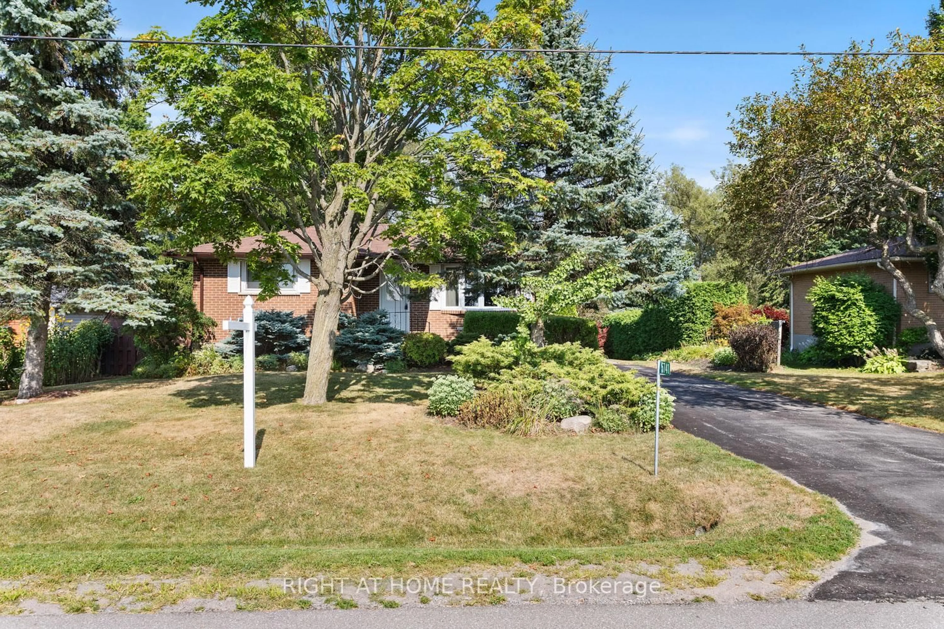A pic from outside/outdoor area/front of a property/back of a property/a pic from drone, street for 5741 Ochonski Rd, Clarington Ontario L0B 1M0