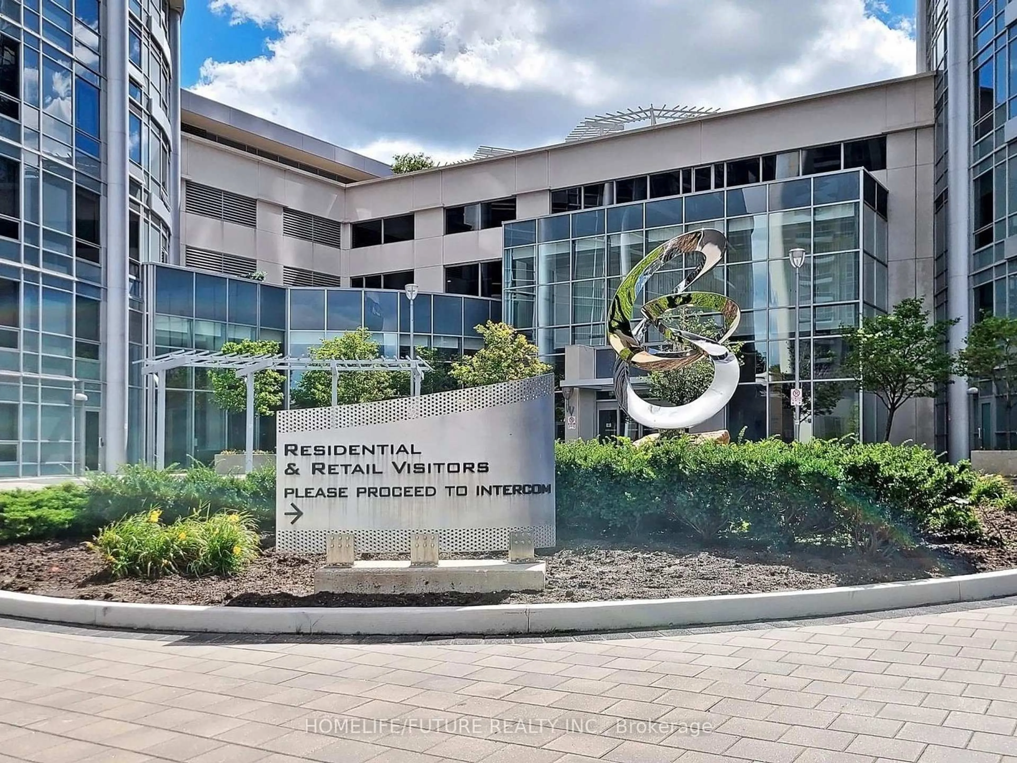 Indoor foyer for 135 Village Green Sq #219, Toronto Ontario M1S 0G4