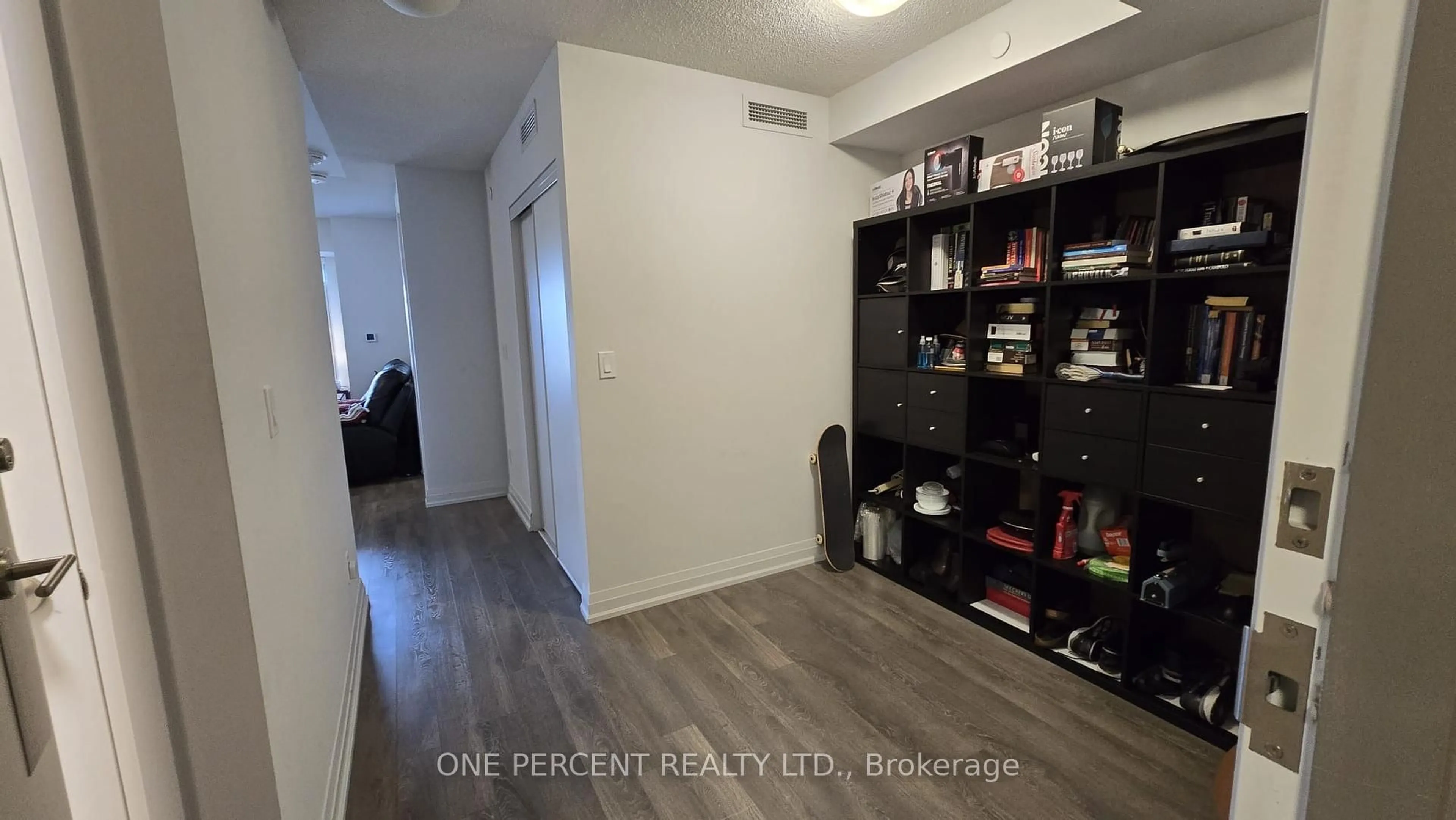 A pic of a room for 20 Meadowglen Pl #2108, Toronto Ontario M1G 0A9