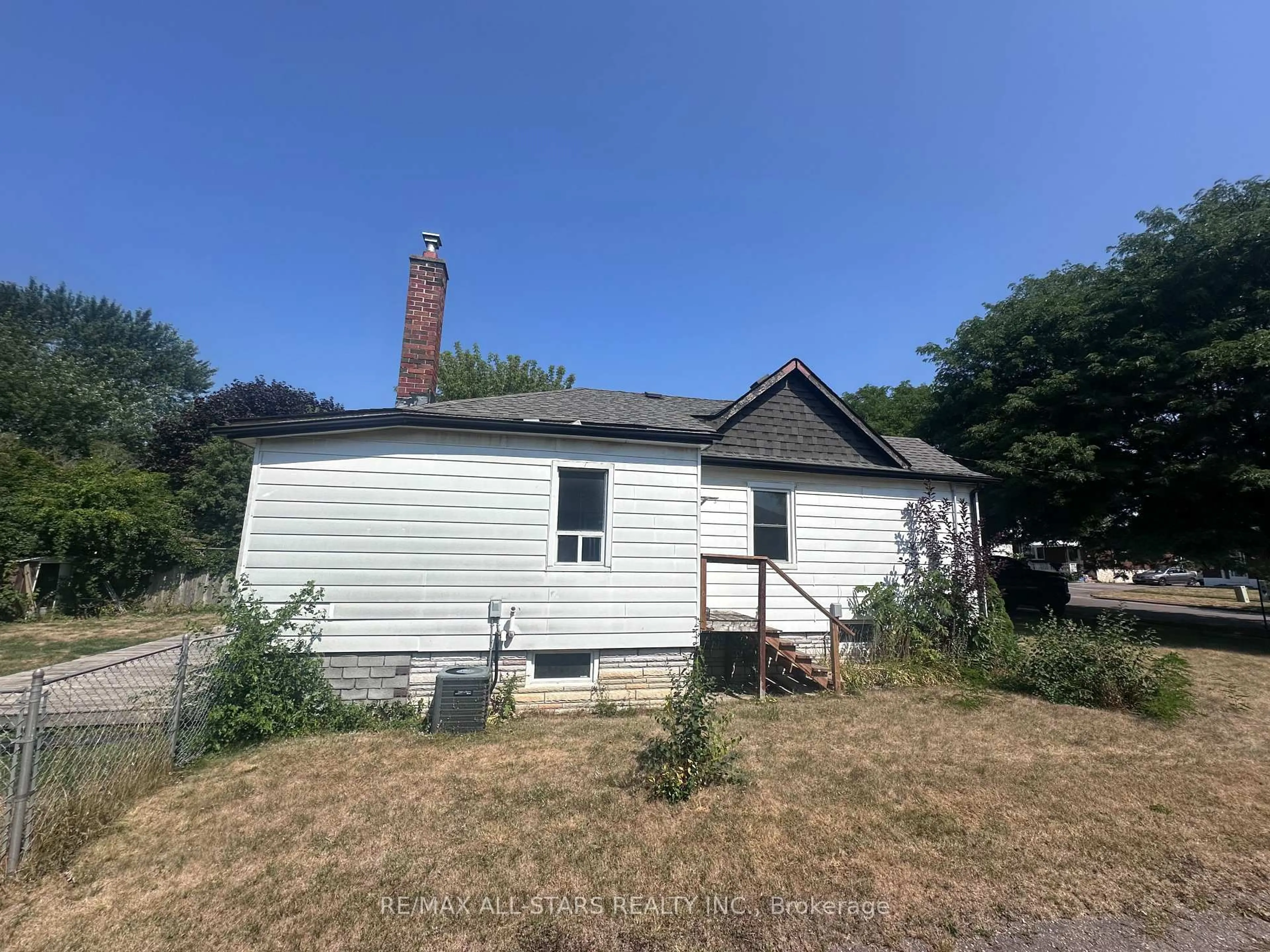 Unknown for 86 Cromwell Ave, Oshawa Ontario L1J 4T6