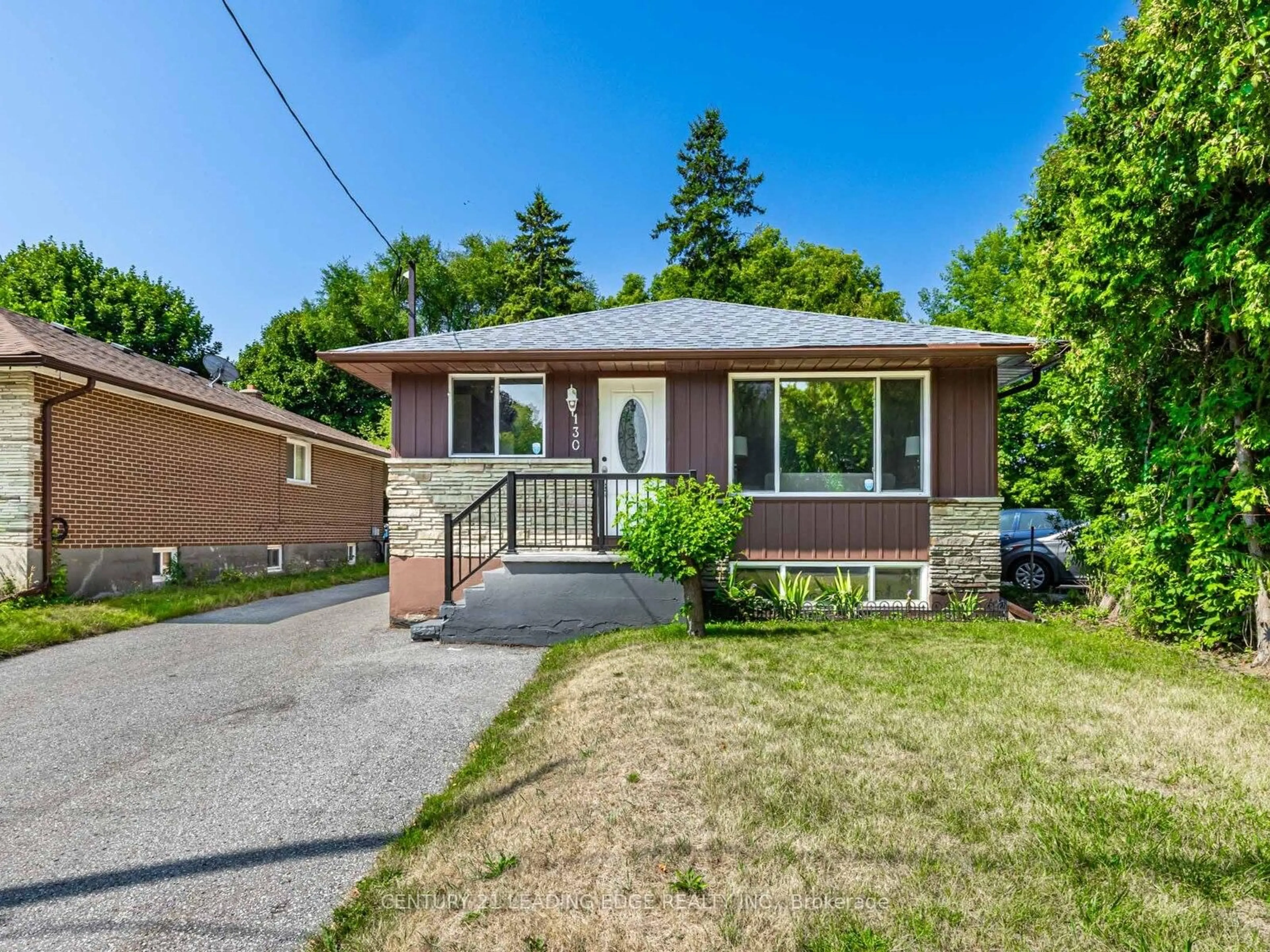 Home with brick exterior material, street for 130 Cabot St, Oshawa Ontario L1J 5R7