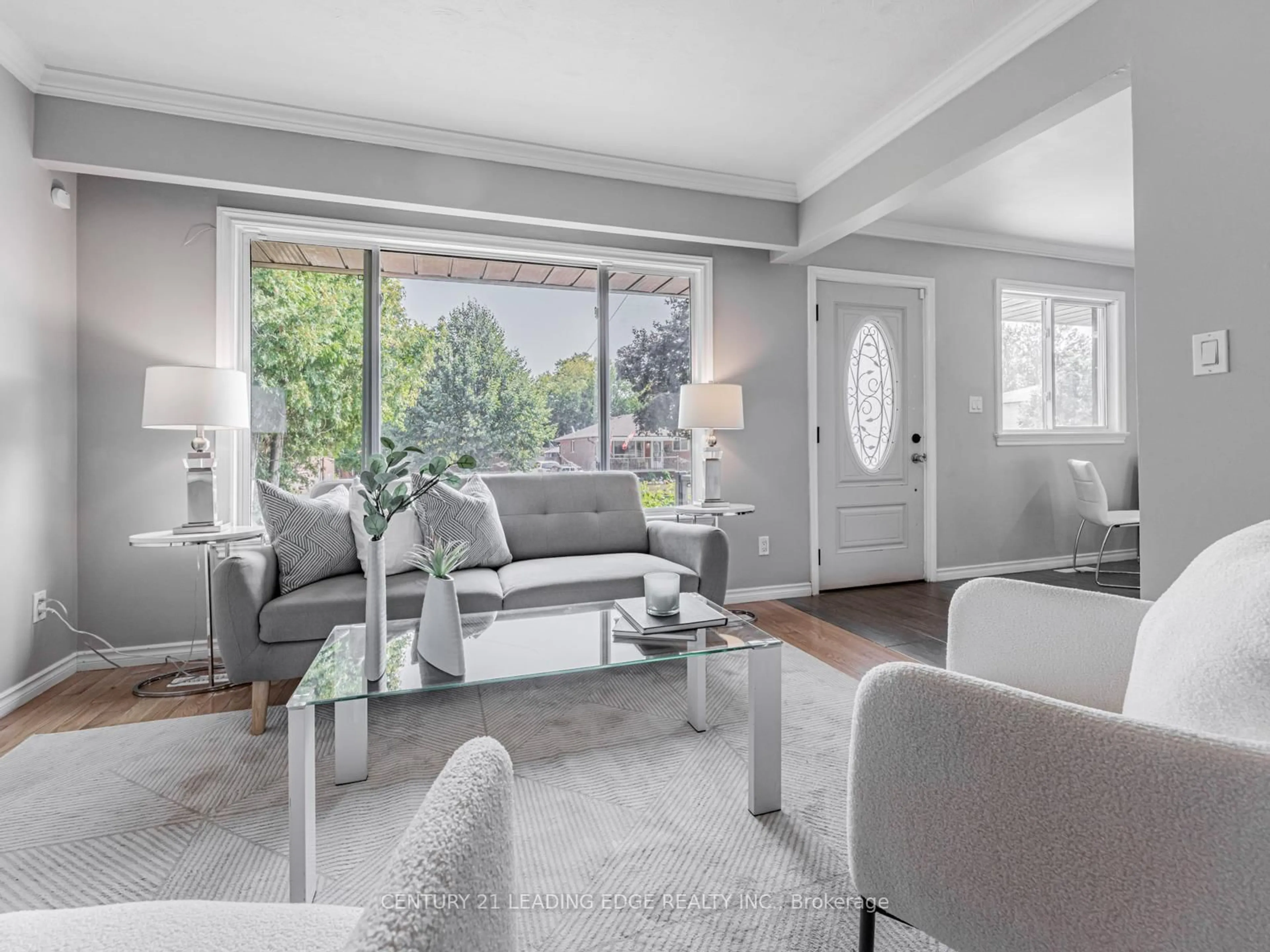 Living room with furniture, unknown for 130 Cabot St, Oshawa Ontario L1J 5R7