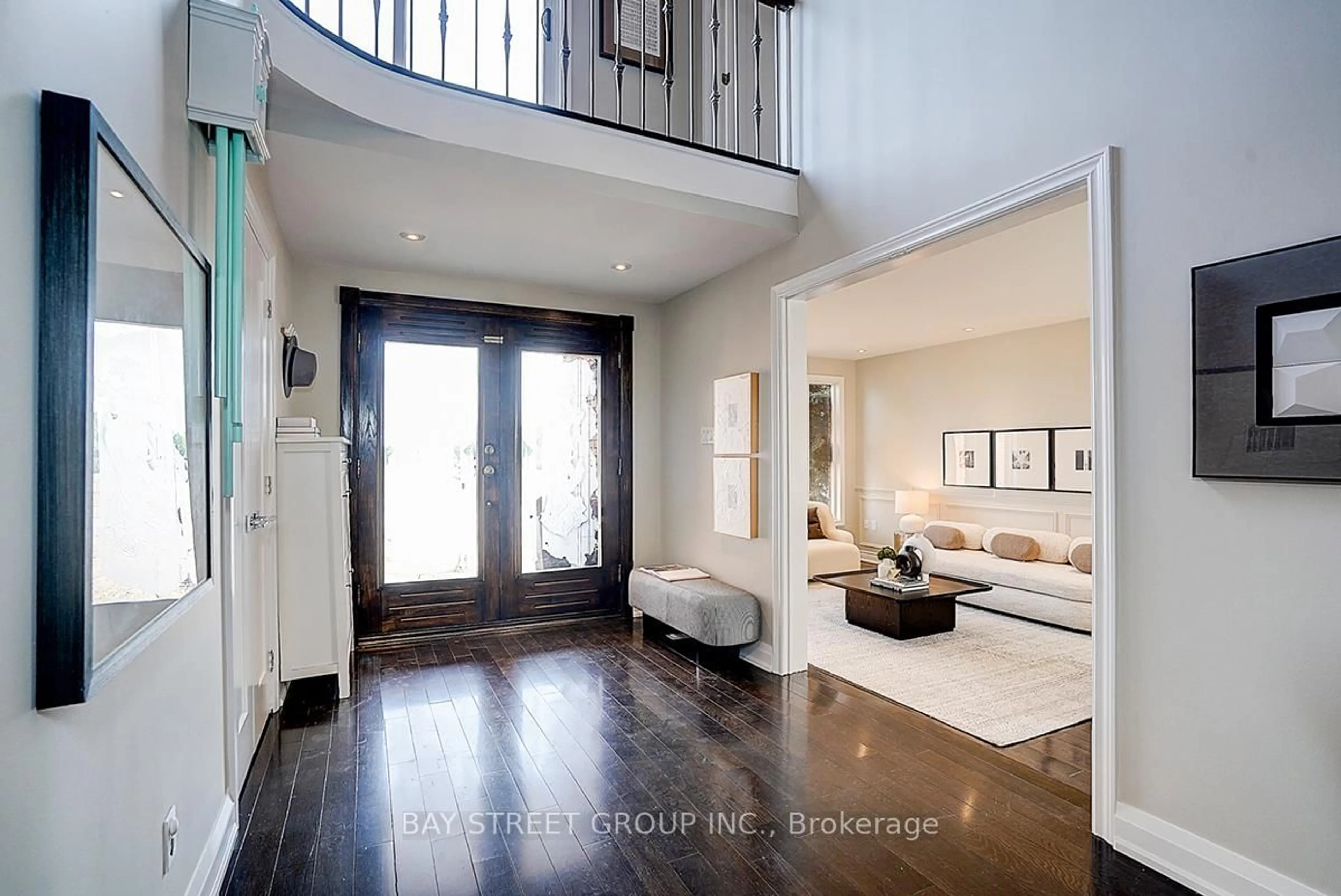 Indoor entryway for 616 Sheppard Ave, Pickering Ontario L1V 1G3