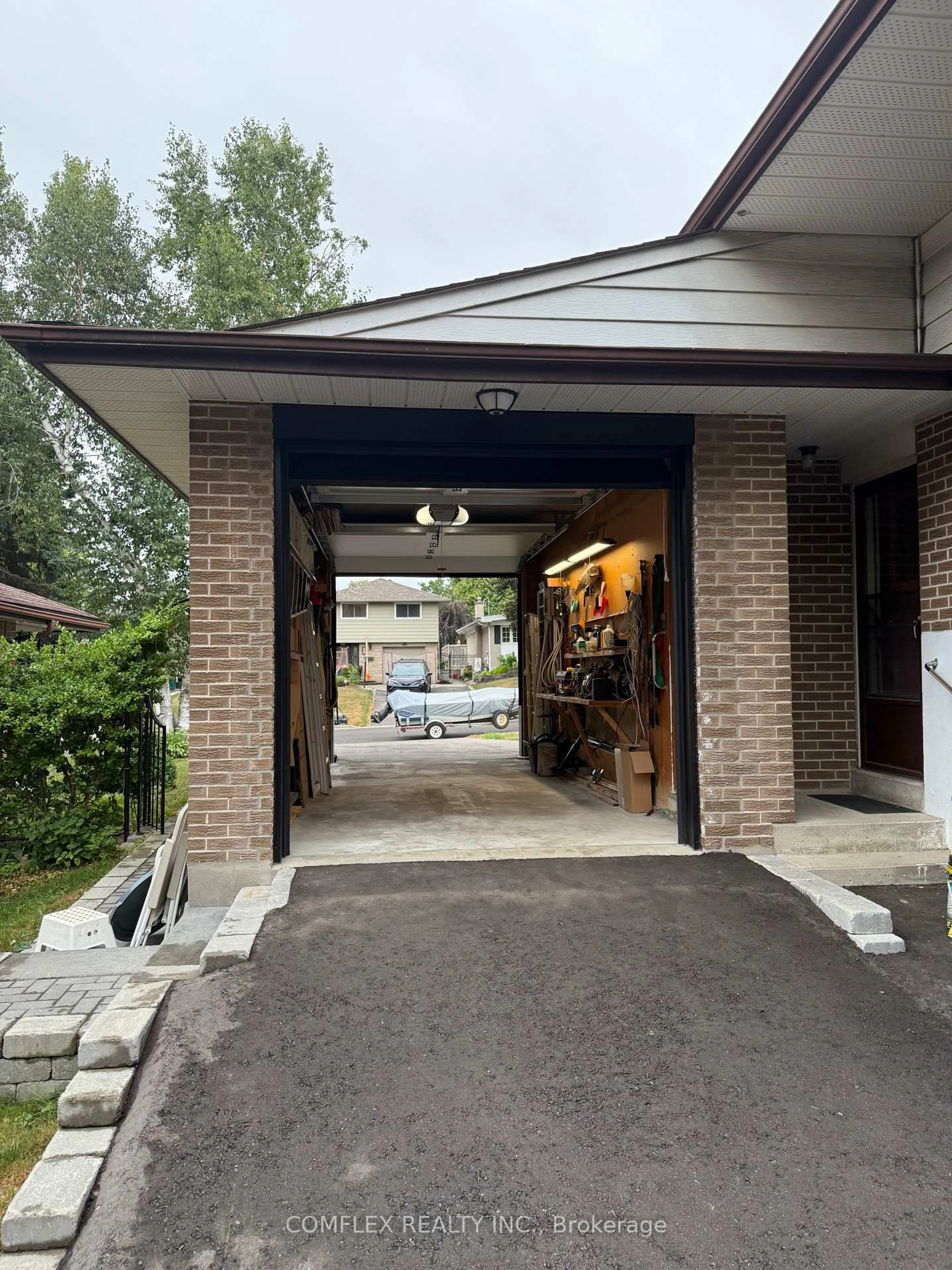 Unknown for 452 Juliana Dr, Oshawa Ontario L1G 2E8