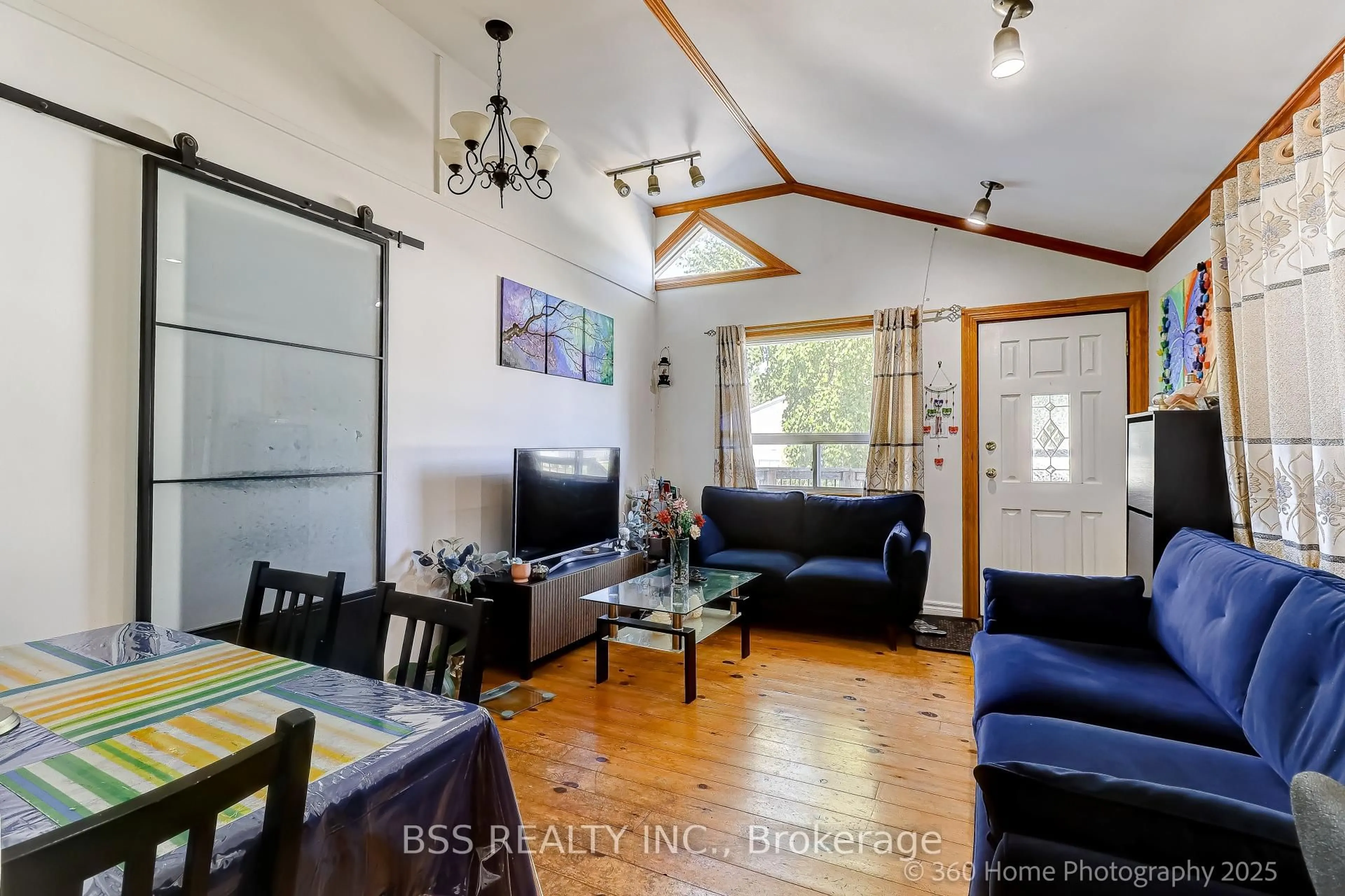 Living room with furniture, unknown for 96 Laurel Ave, Toronto Ontario M1K 3J9