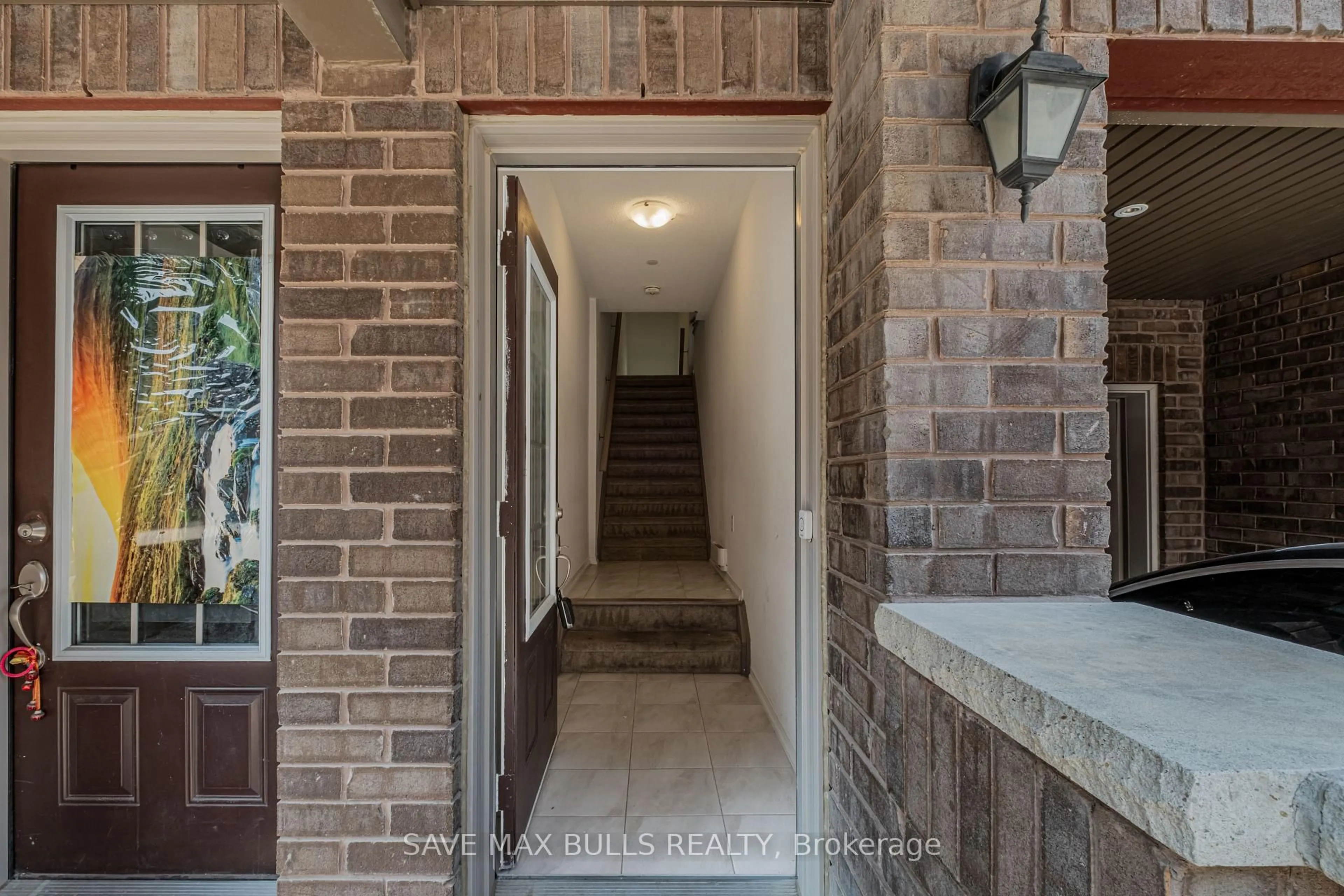 Indoor entryway for 146 Giboulee Path, Oshawa Ontario L1L 0M7
