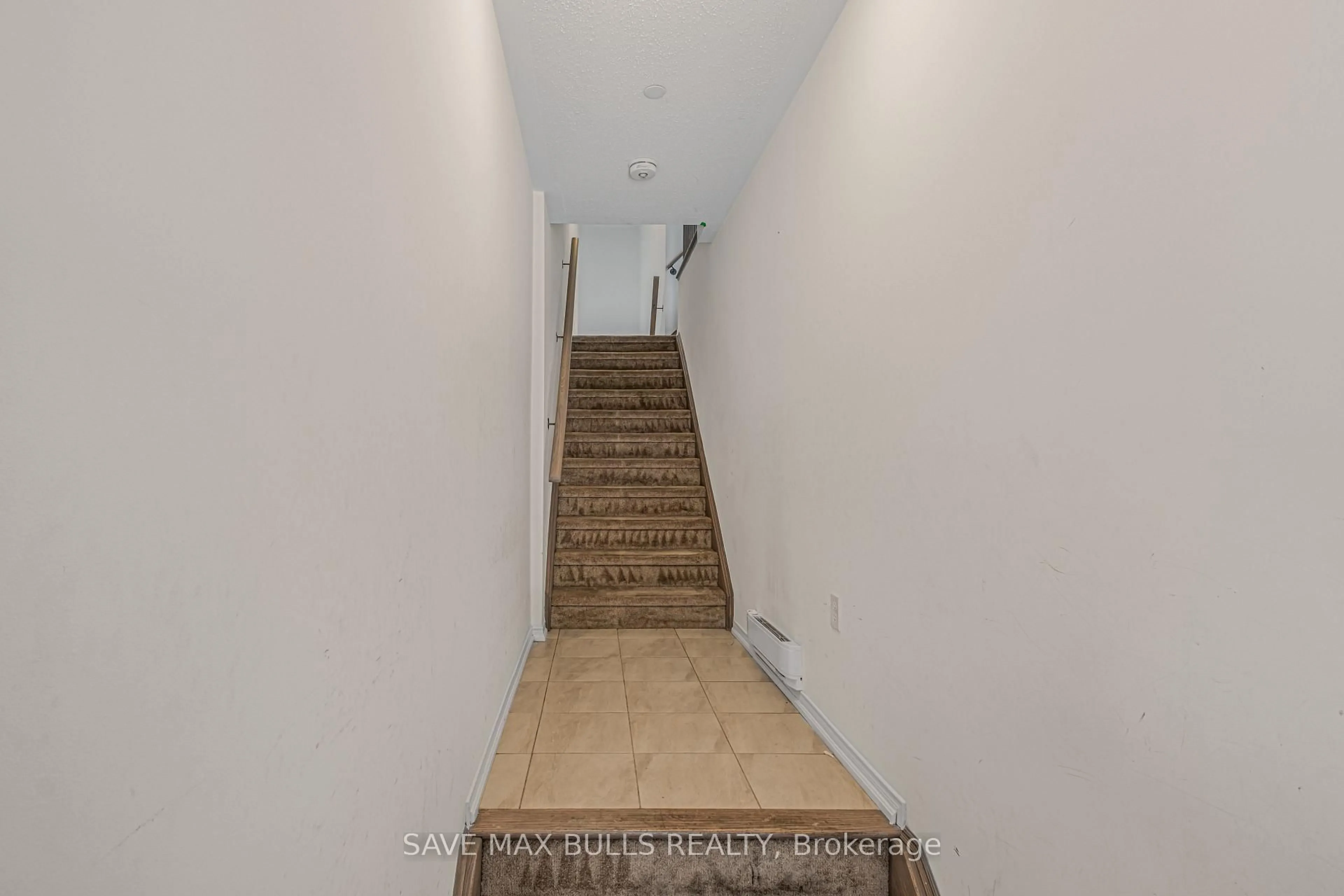 Stairs for 146 Giboulee Path, Oshawa Ontario L1L 0M7