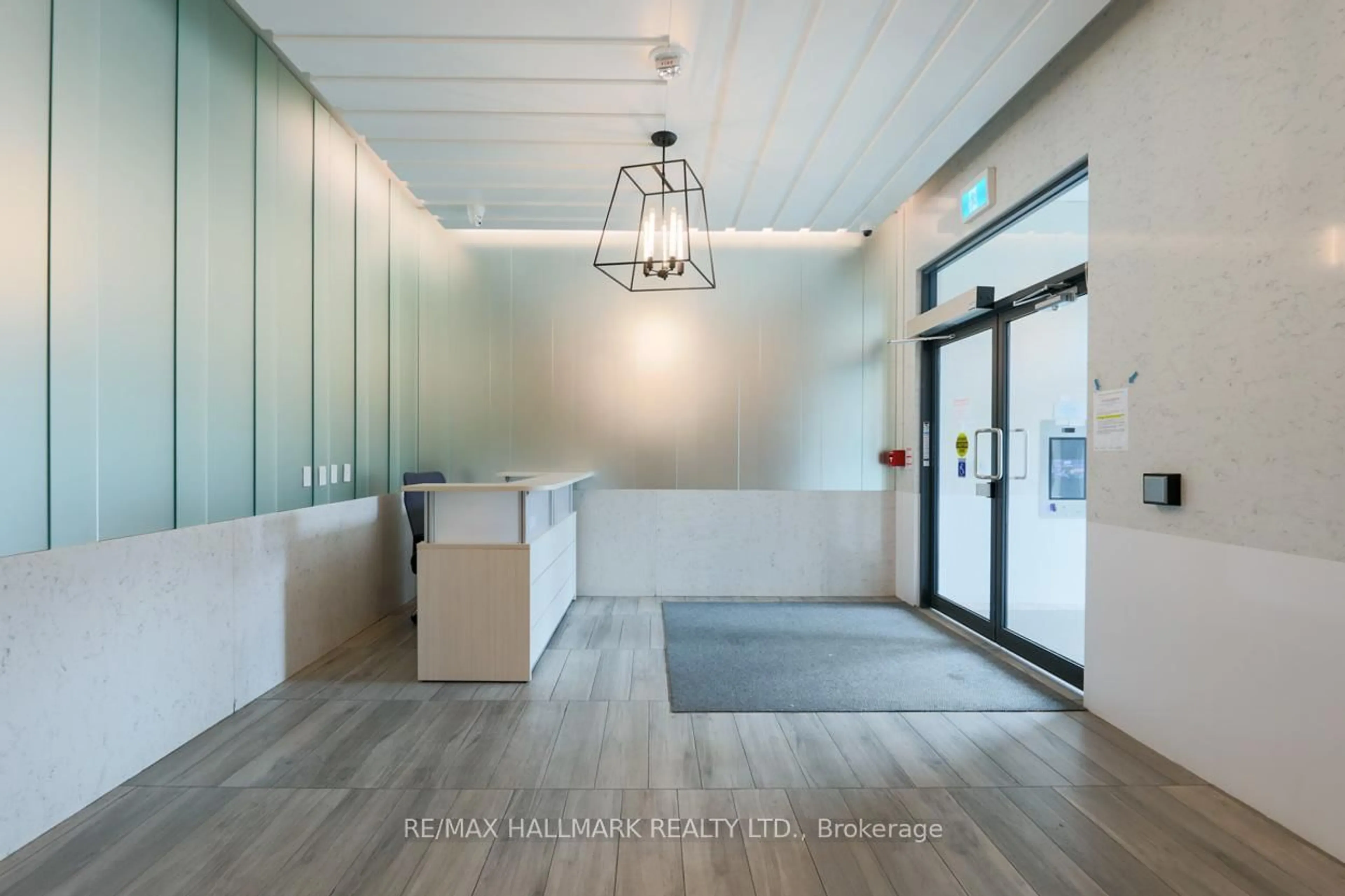 Indoor foyer for 1630 Queen St #220, Toronto Ontario M4L 0B3