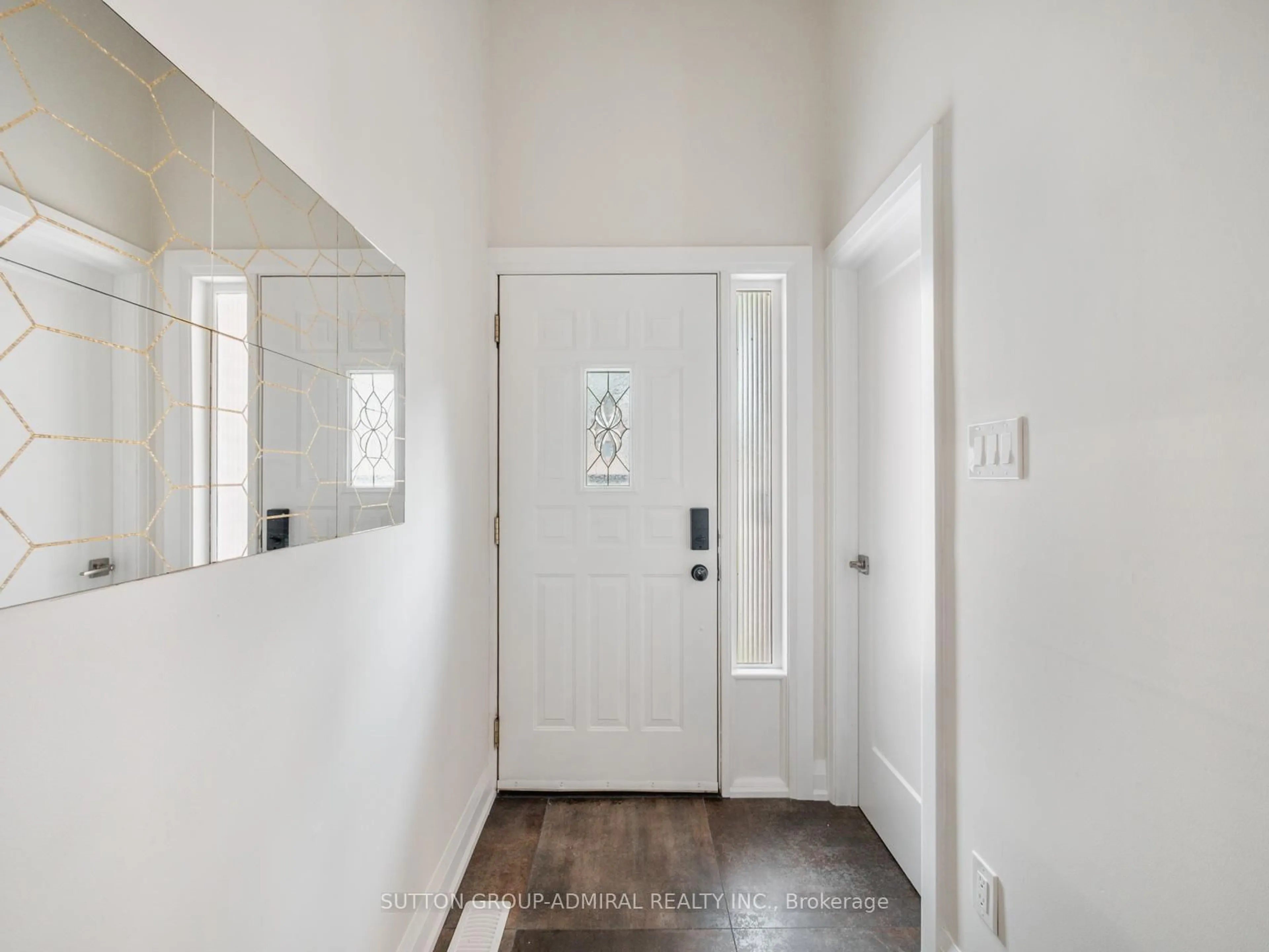 Indoor entryway for 765 Oklahoma Dr #42, Pickering Ontario L1W 3C9