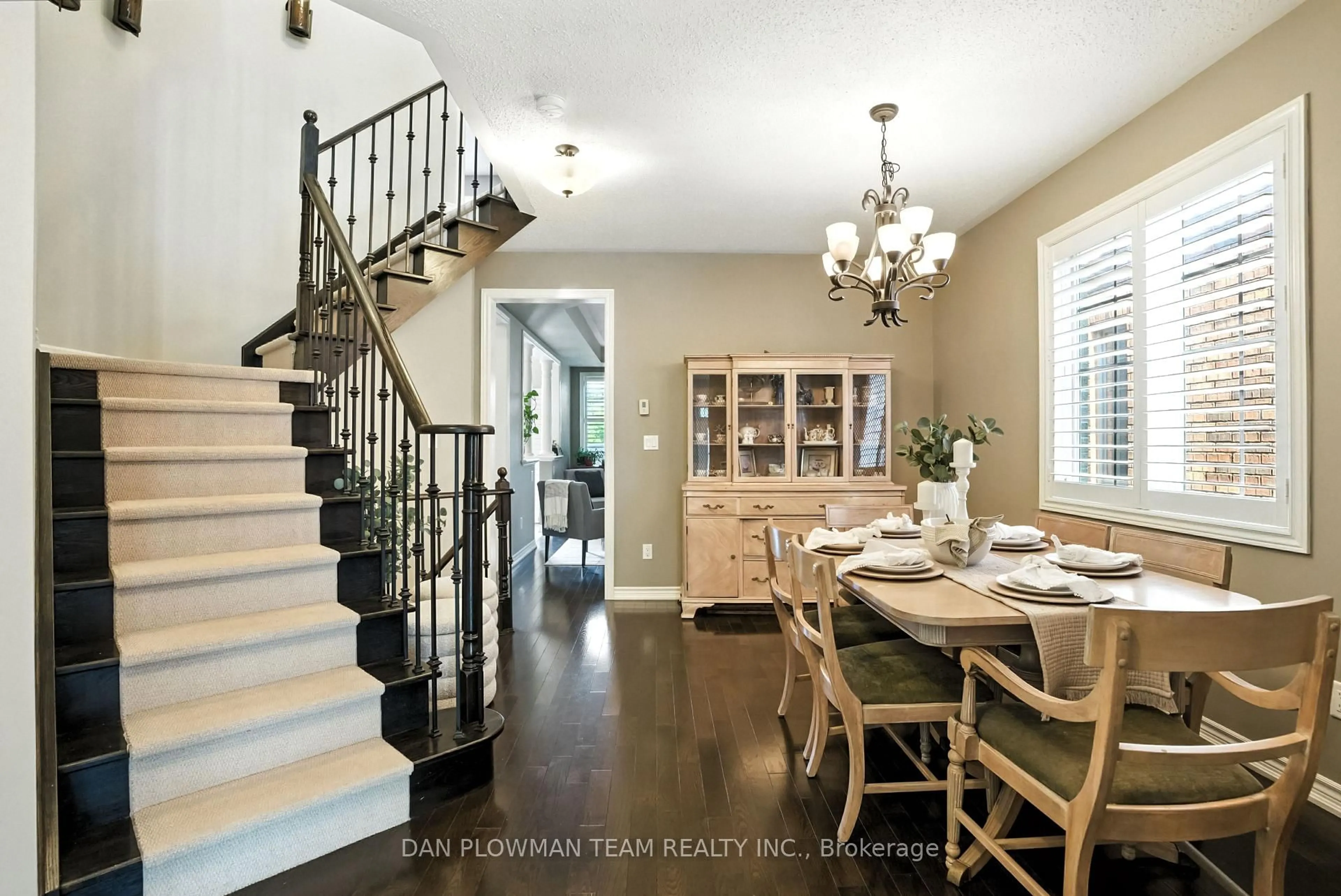 Dining room, unknown for 409 Harris St, Whitby Ontario L1N 0E7