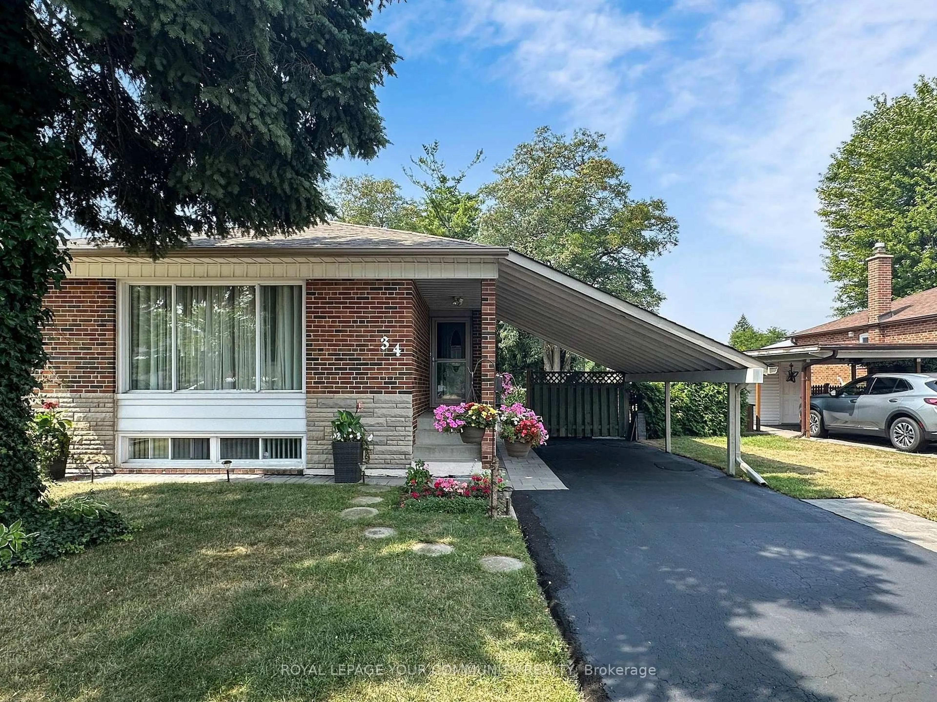 Home with brick exterior material, street for 34 Droxford Ave, Toronto Ontario M1R 1K2