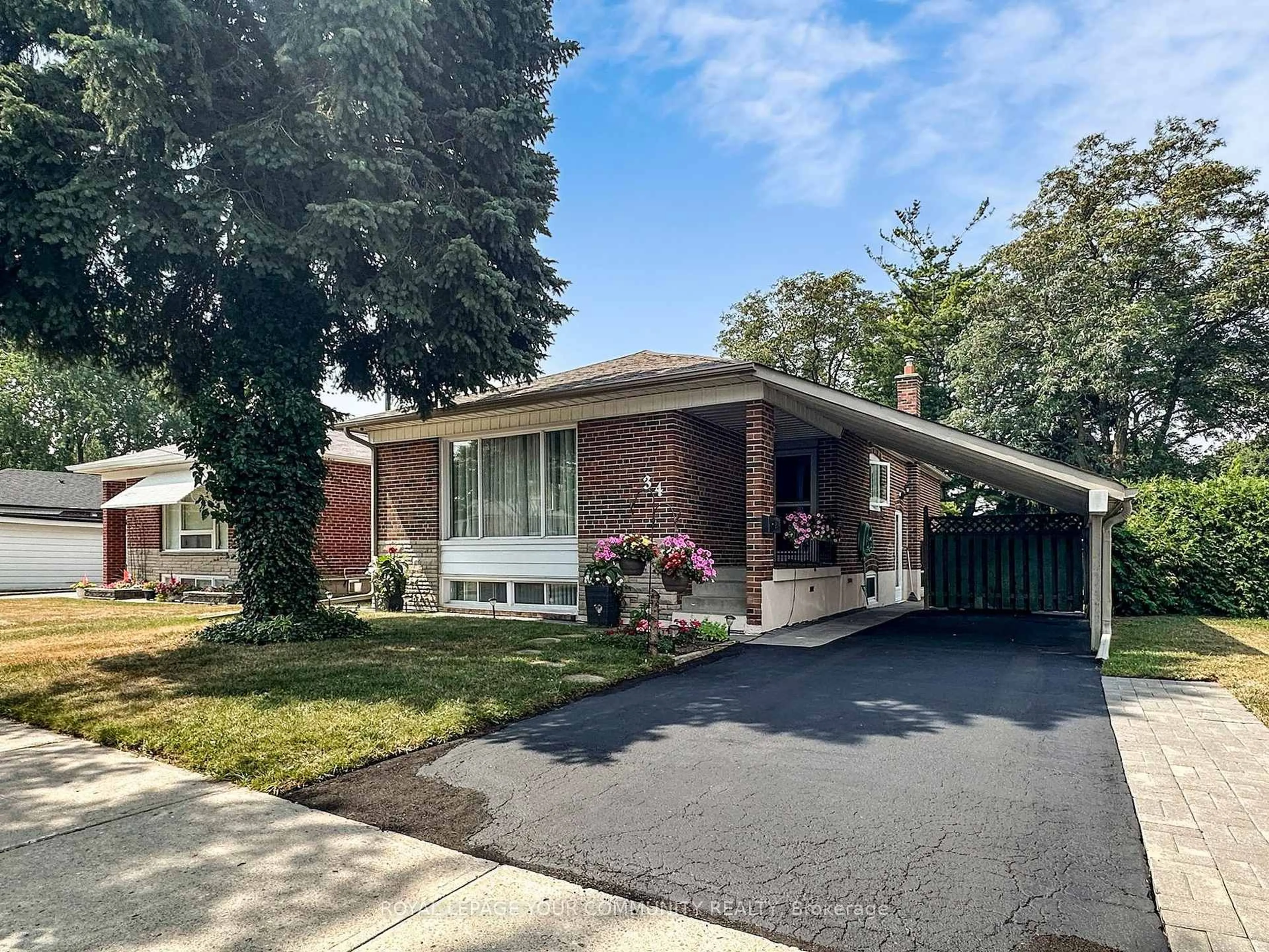 Home with brick exterior material, street for 34 Droxford Ave, Toronto Ontario M1R 1K2
