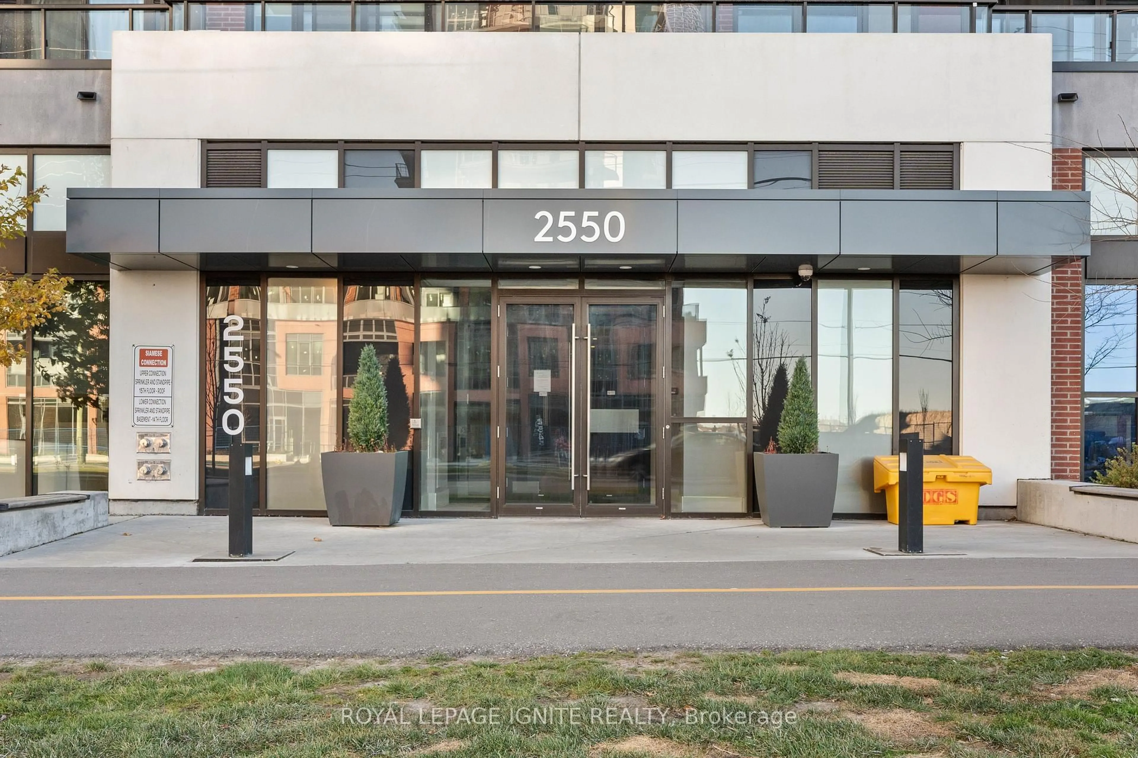 Lobby for 2550 Simcoe St #2311, Oshawa Ontario L1L 0R5
