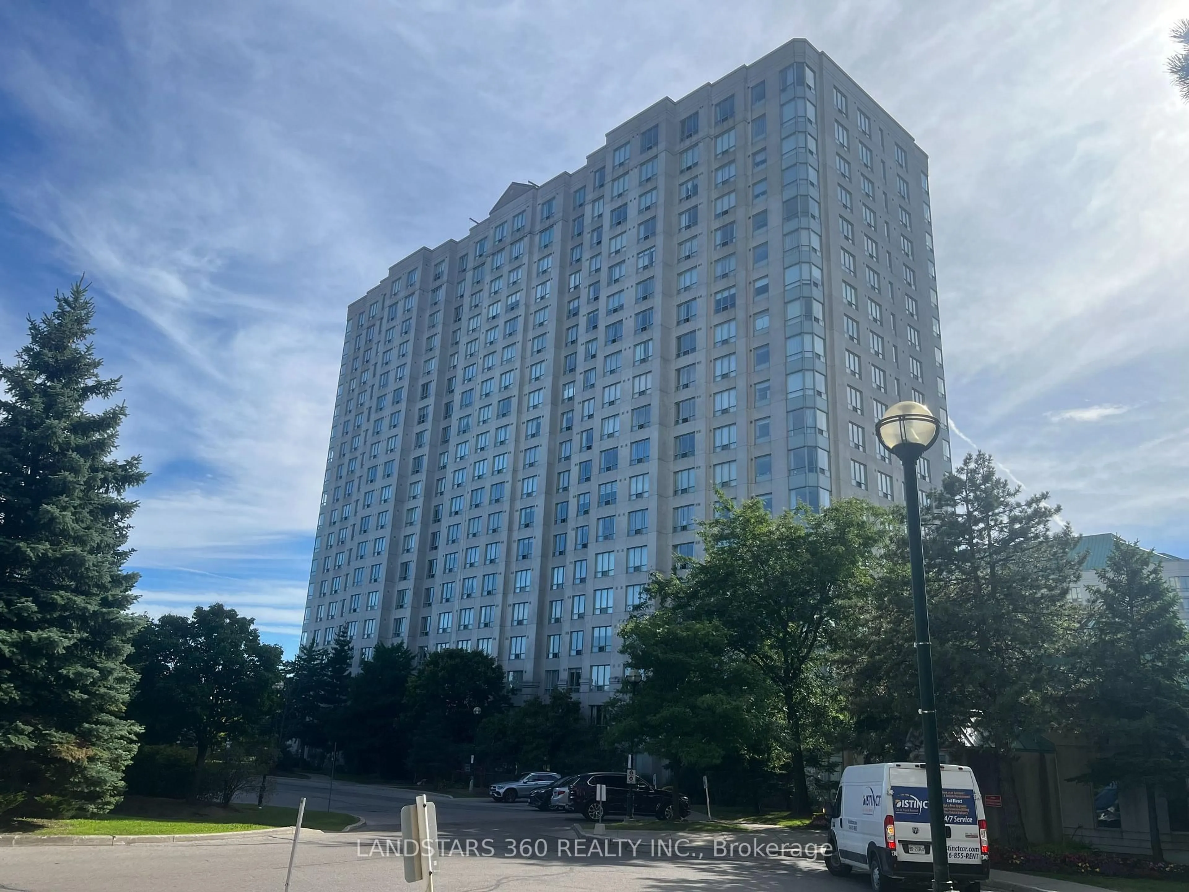 A pic from outside/outdoor area/front of a property/back of a property/a pic from drone, building for 2627 Mccowan Rd #806, Toronto Ontario M1S 5T1
