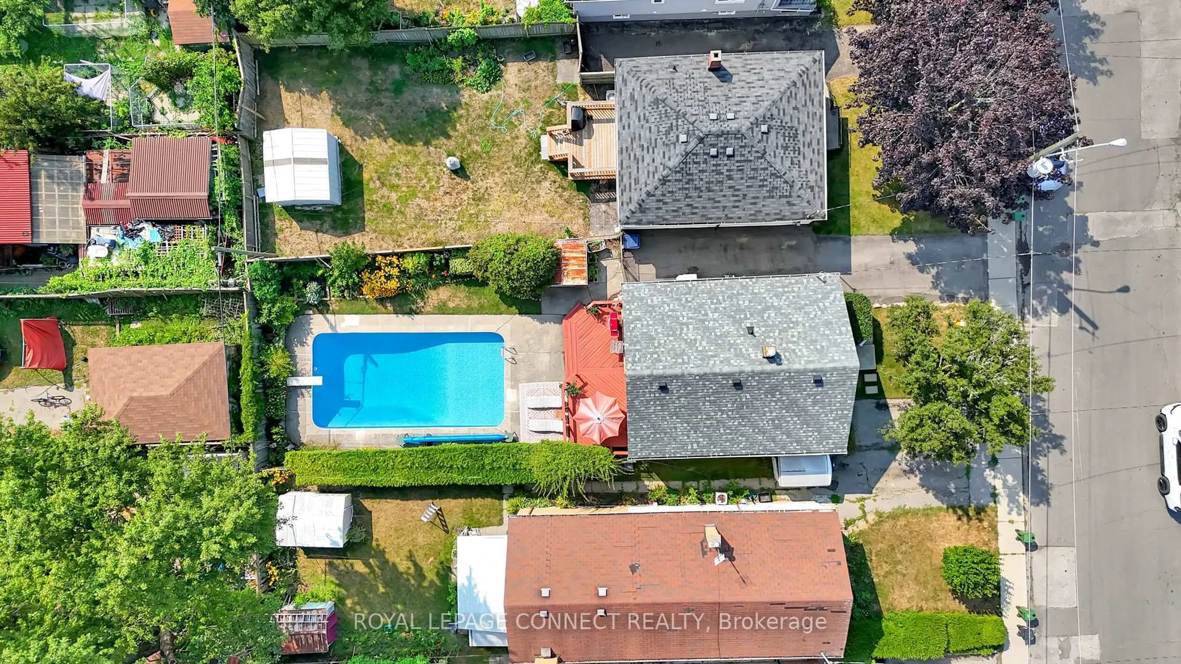 A pic from outside/outdoor area/front of a property/back of a property/a pic from drone, street for 91 Lillington Ave, Toronto Ontario M1N 3K6
