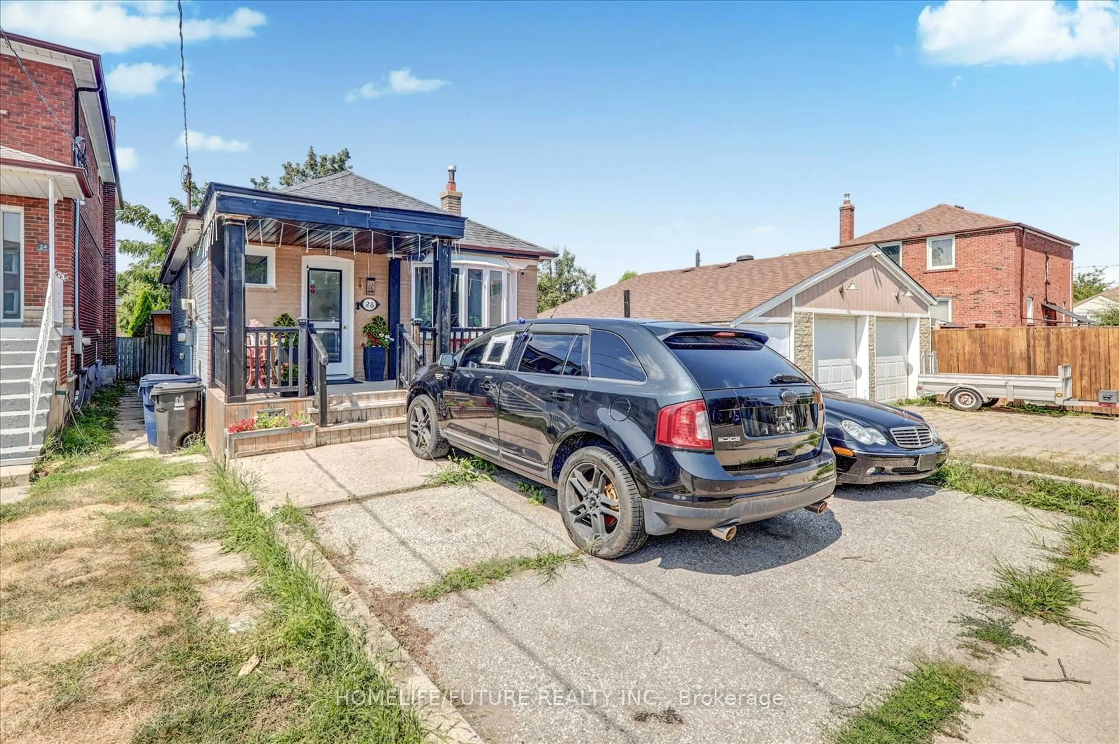 A pic from outside/outdoor area/front of a property/back of a property/a pic from drone, street for 26 North Bonnington Ave, Toronto Ontario M1K 1X2