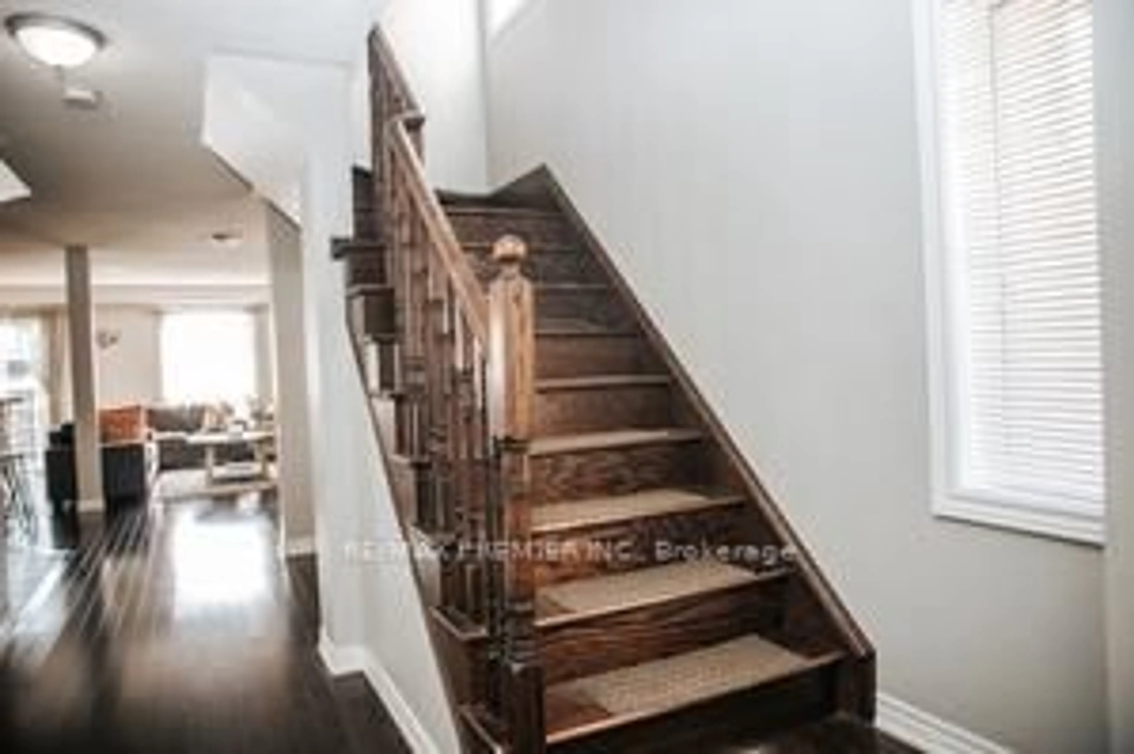 Stairs for 79 Brownridge Pl, Whitby Ontario L1P 1W1