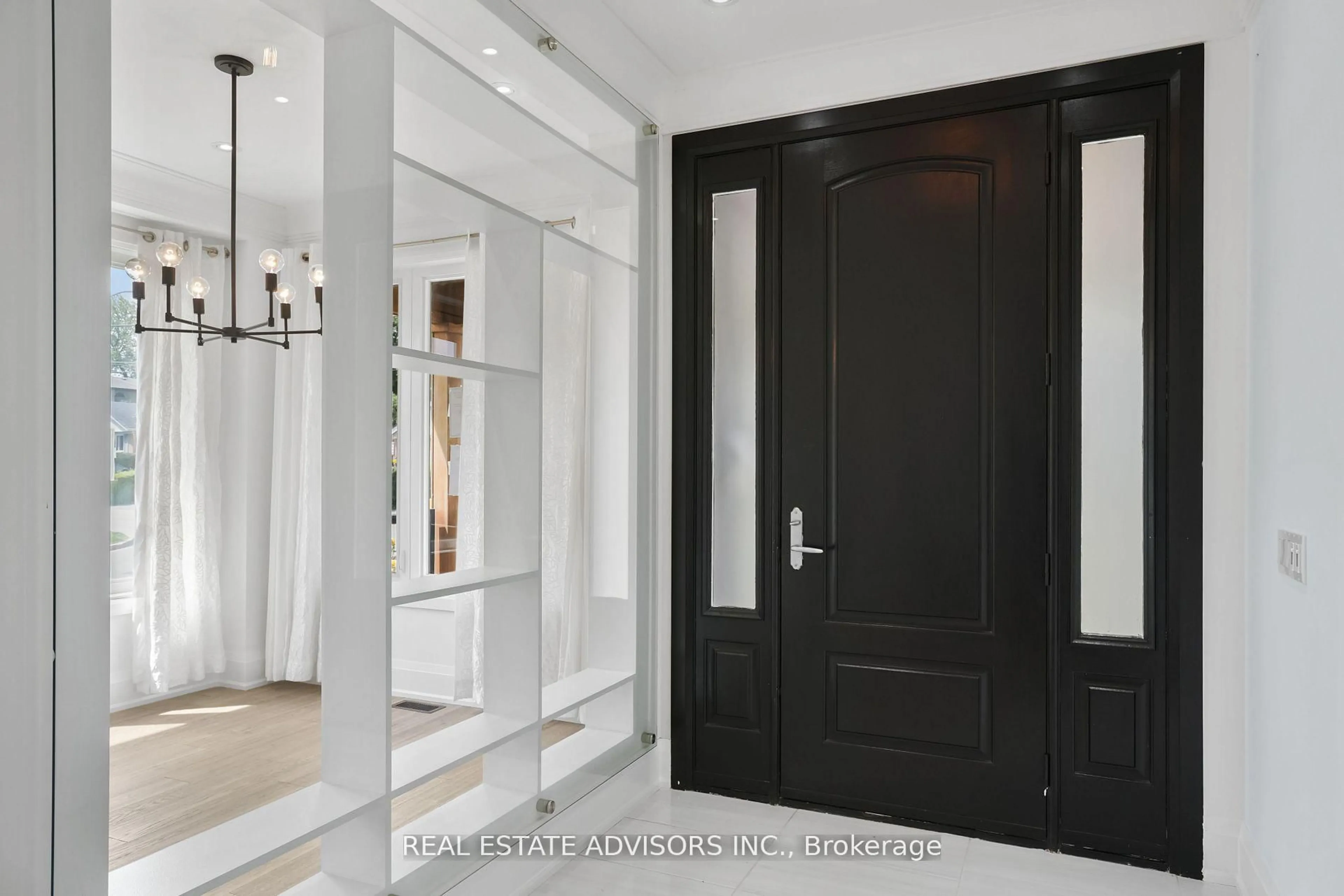 Indoor entryway for 69 Fenwood Hts, Toronto Ontario M1M 2W1
