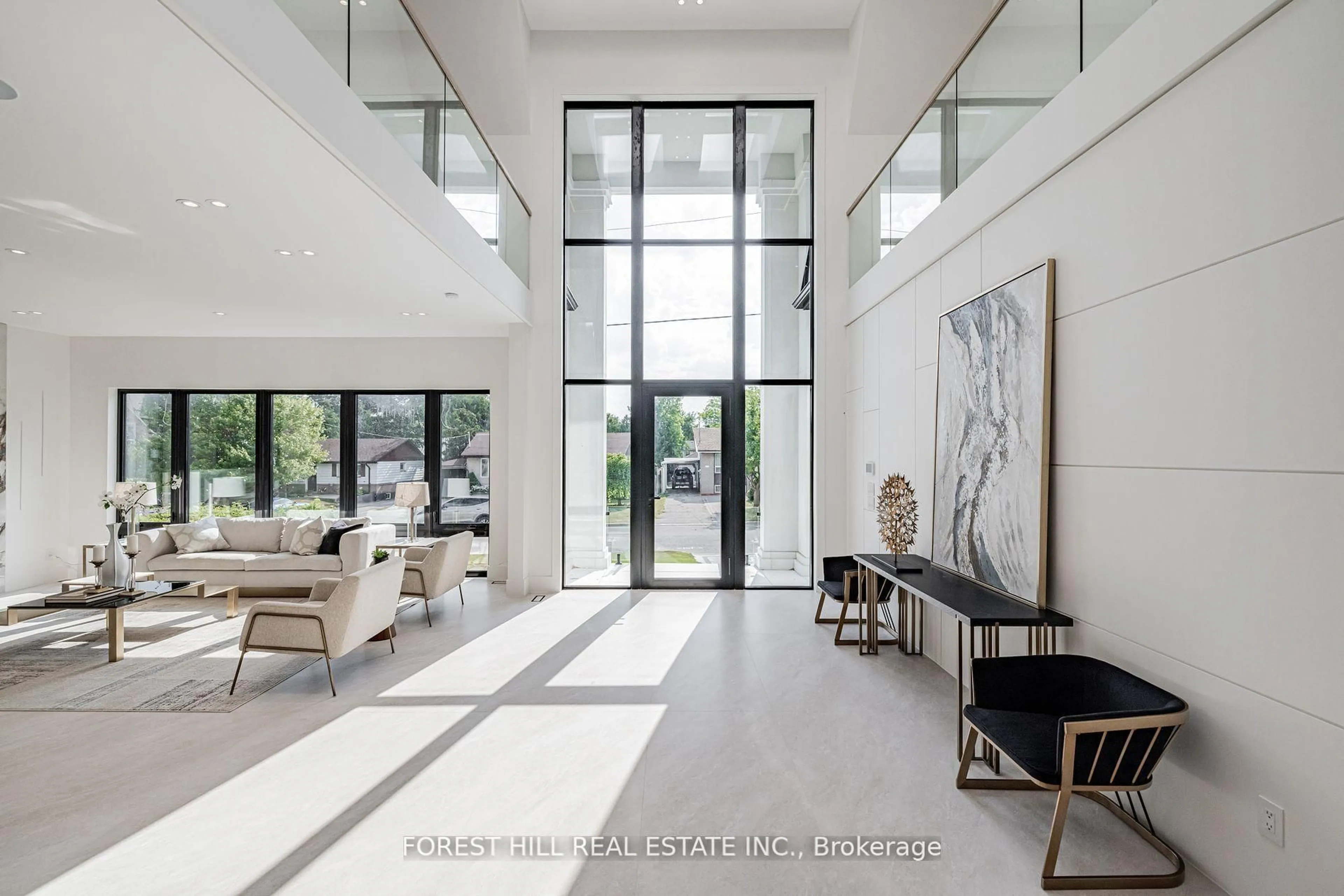 Indoor foyer for 105 Castle Hill Dr, Toronto Ontario M1T 2Y8