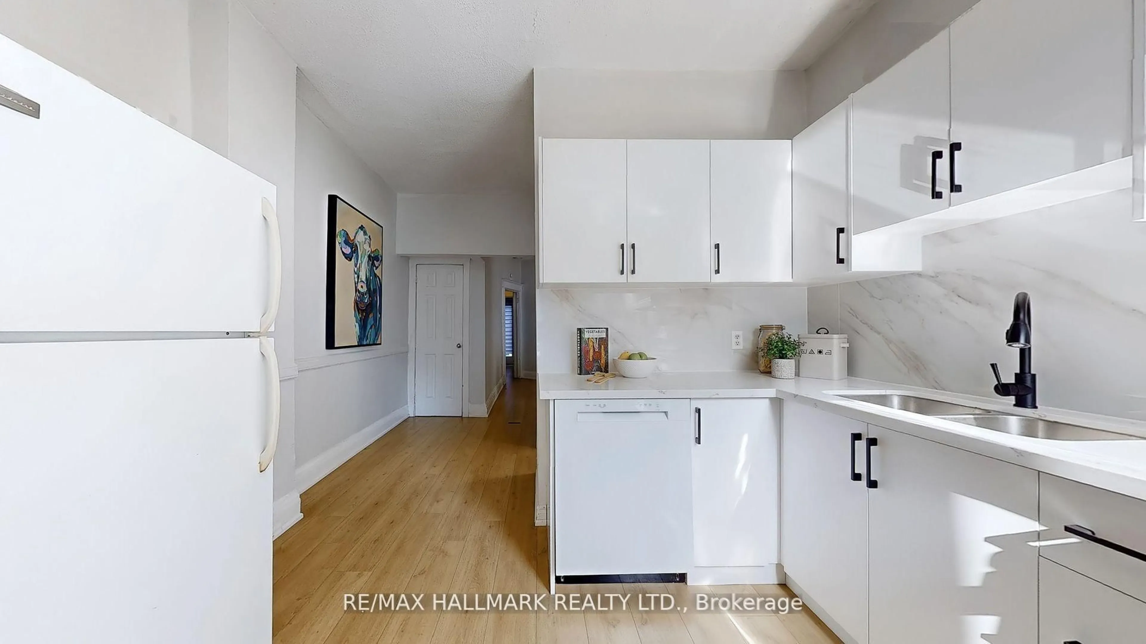 Unknown for 28 Caroline Ave, Toronto Ontario M4M 1H5