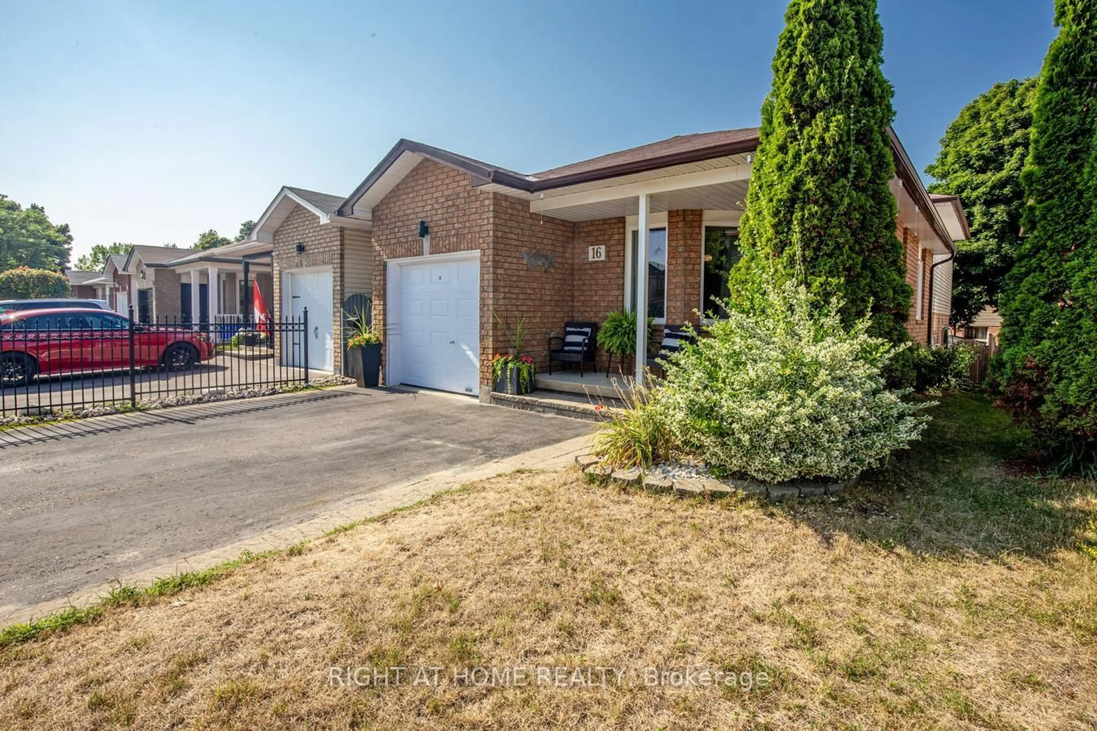 A pic from outside/outdoor area/front of a property/back of a property/a pic from drone, street for 16 John Walter Cres, Clarington Ontario L1E 2W6
