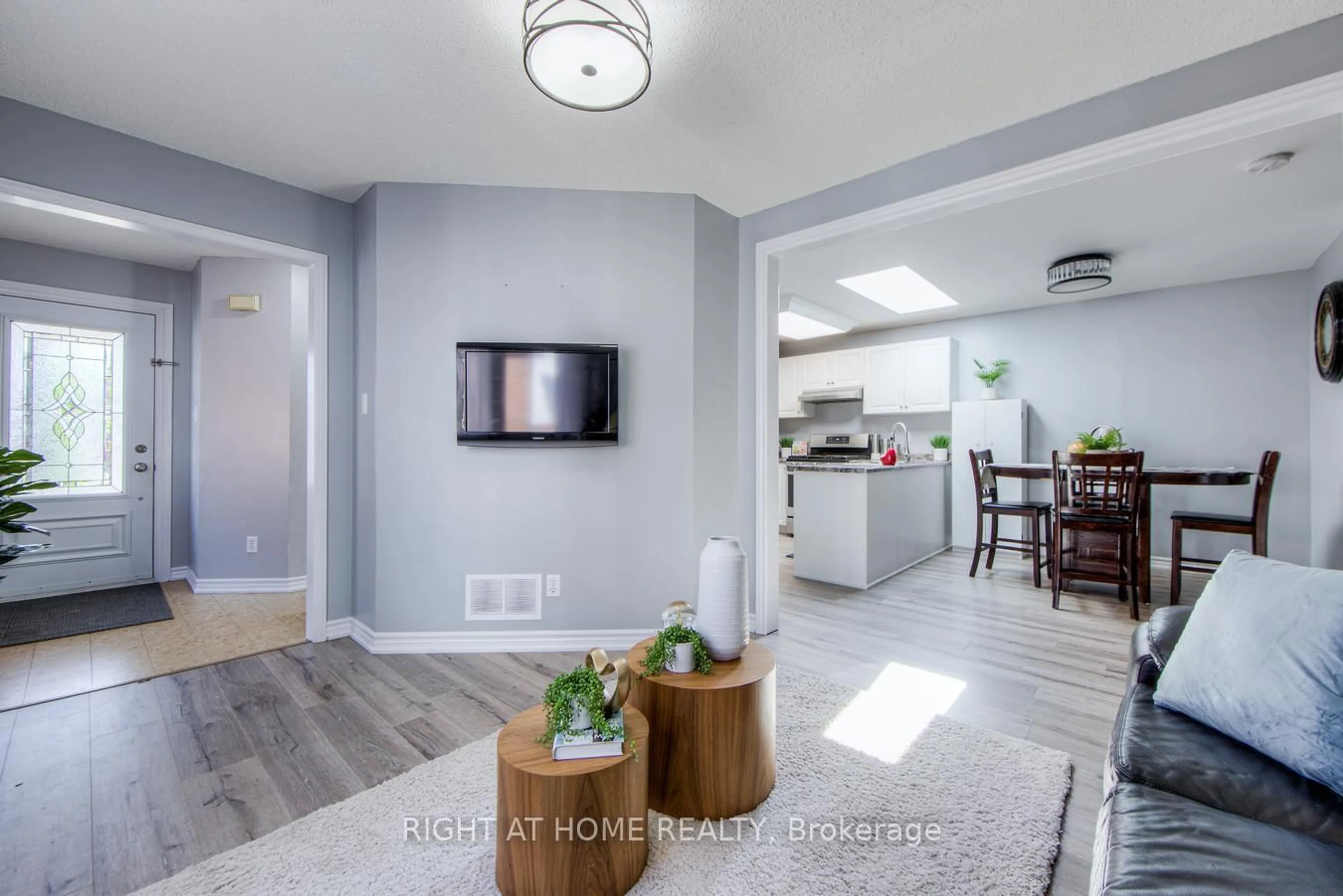Indoor entryway for 16 John Walter Cres, Clarington Ontario L1E 2W6