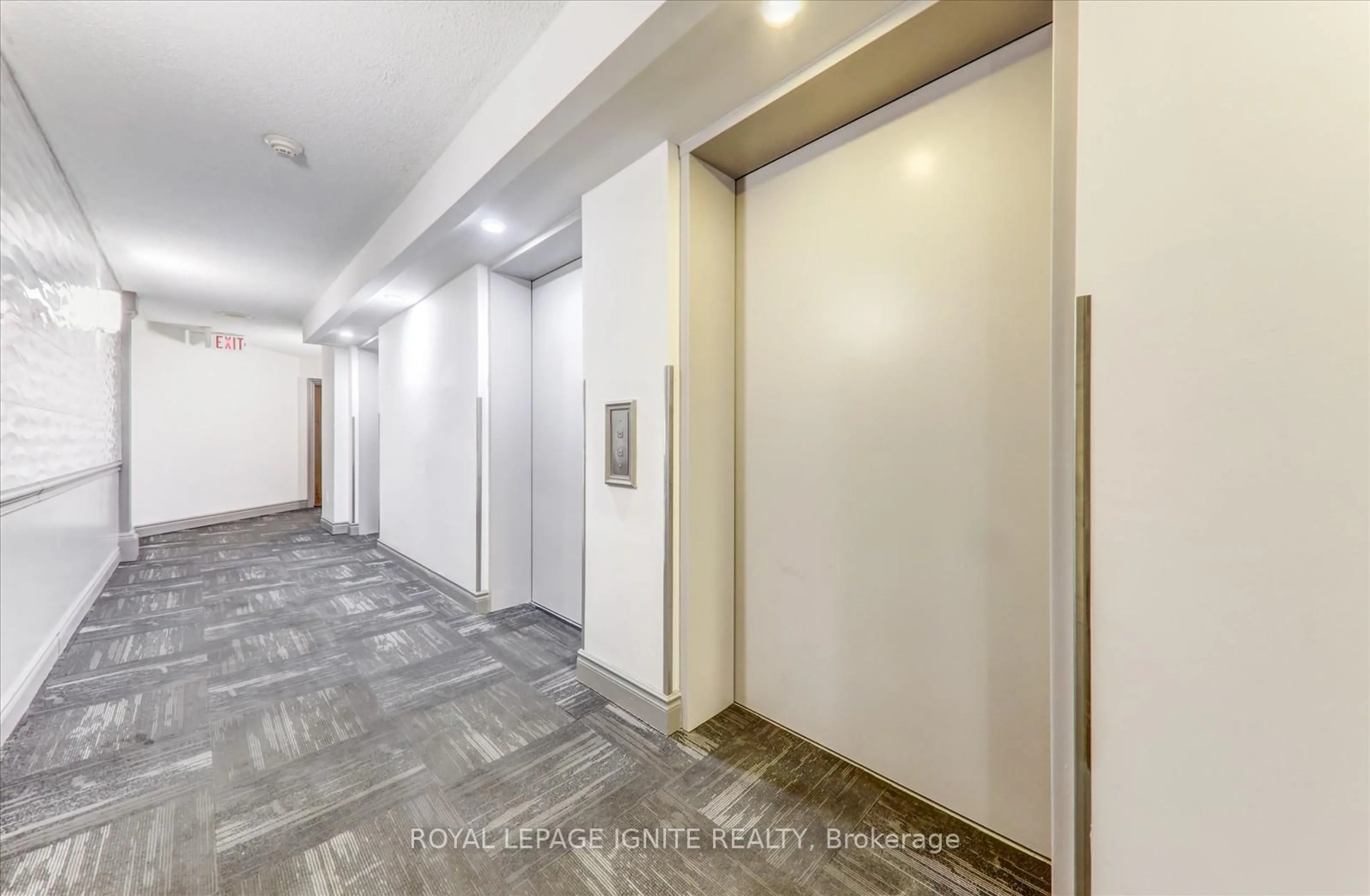 Indoor foyer for 330 Alton Towers Circ #1801, Toronto Ontario M1V 5H3