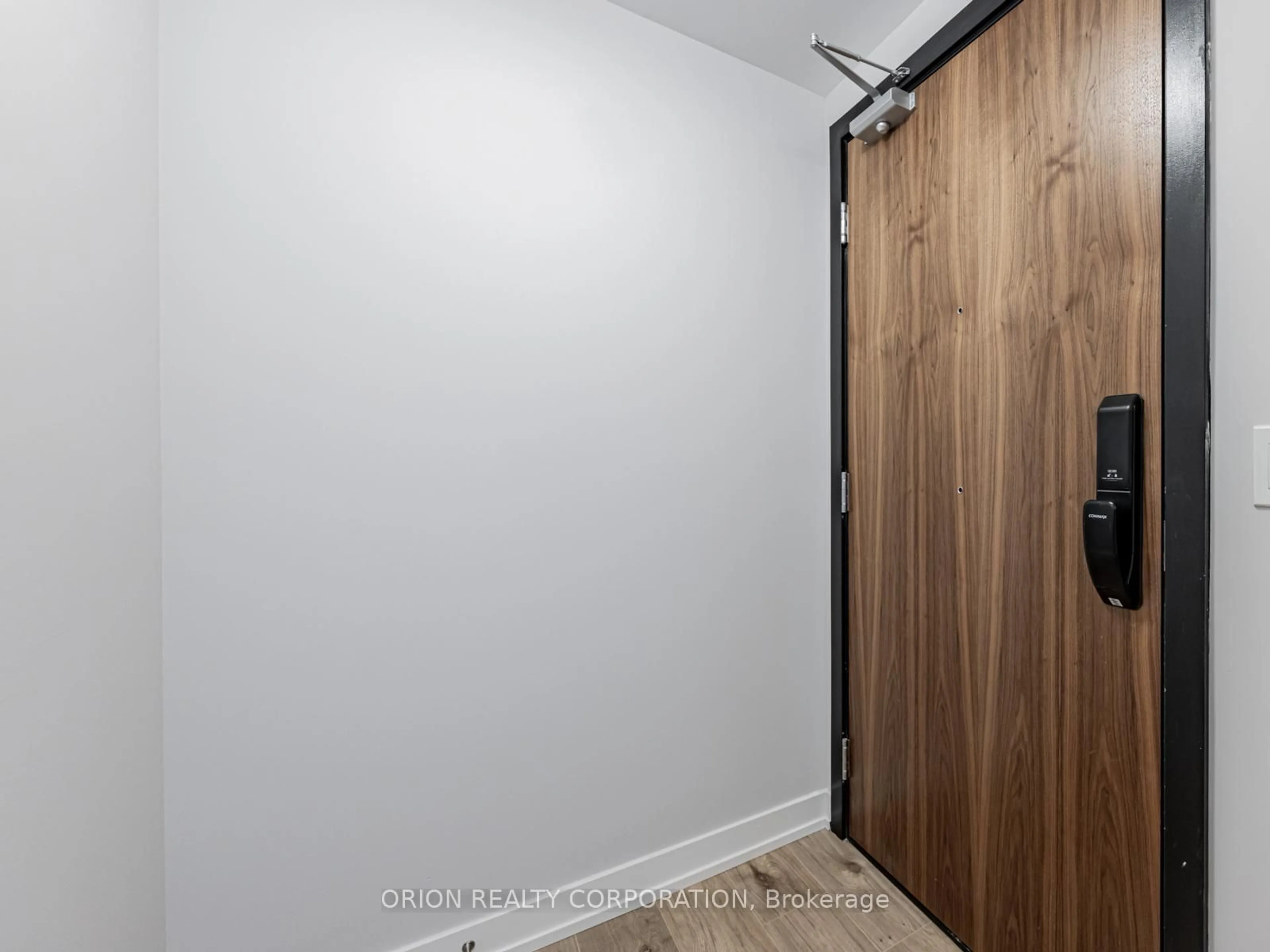 Indoor entryway for 201 Brock St #430, Whitby Ontario L1N 4K2
