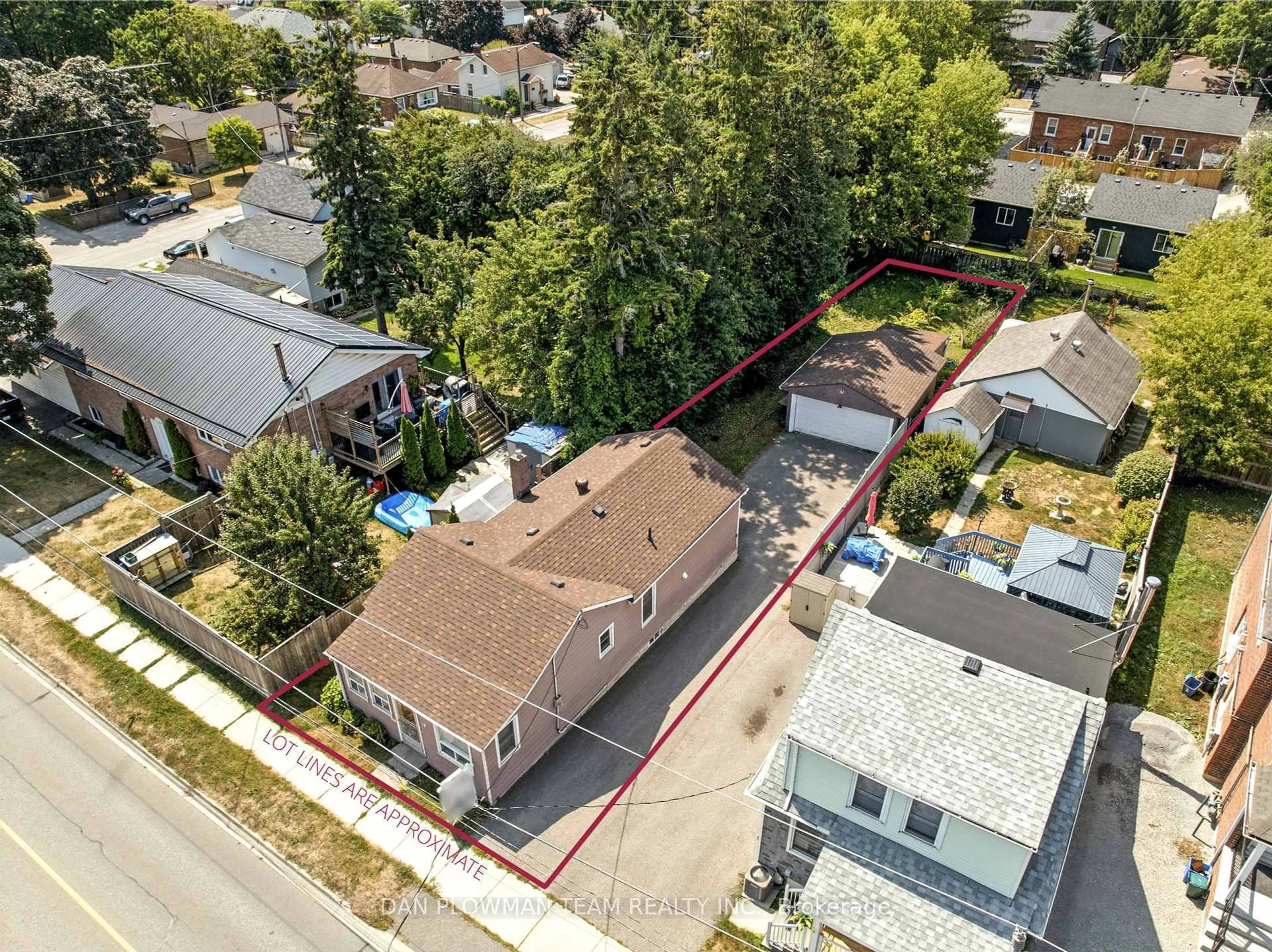 A pic from outside/outdoor area/front of a property/back of a property/a pic from drone, street for 78 Ontario St, Clarington Ontario L1C 2S9