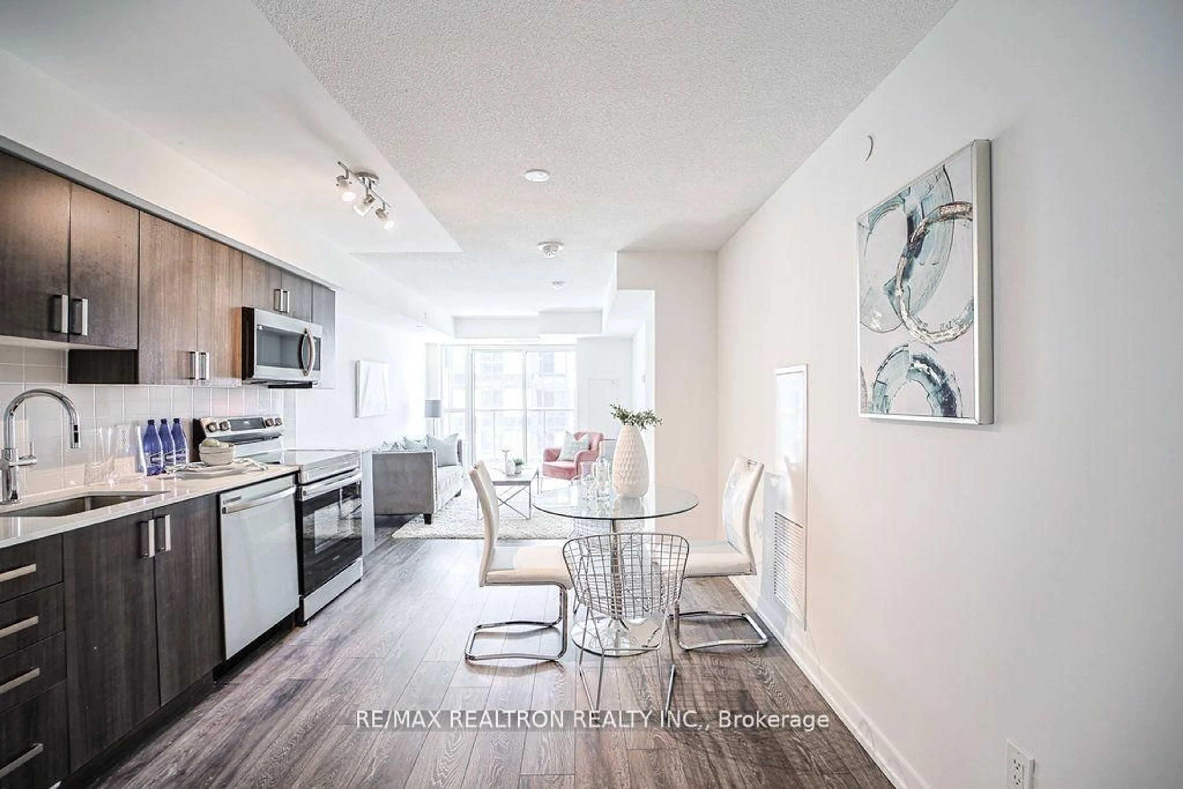 Open concept kitchen, unknown for 1455 Celebration Dr #1504, Pickering Ontario L1W 0C3