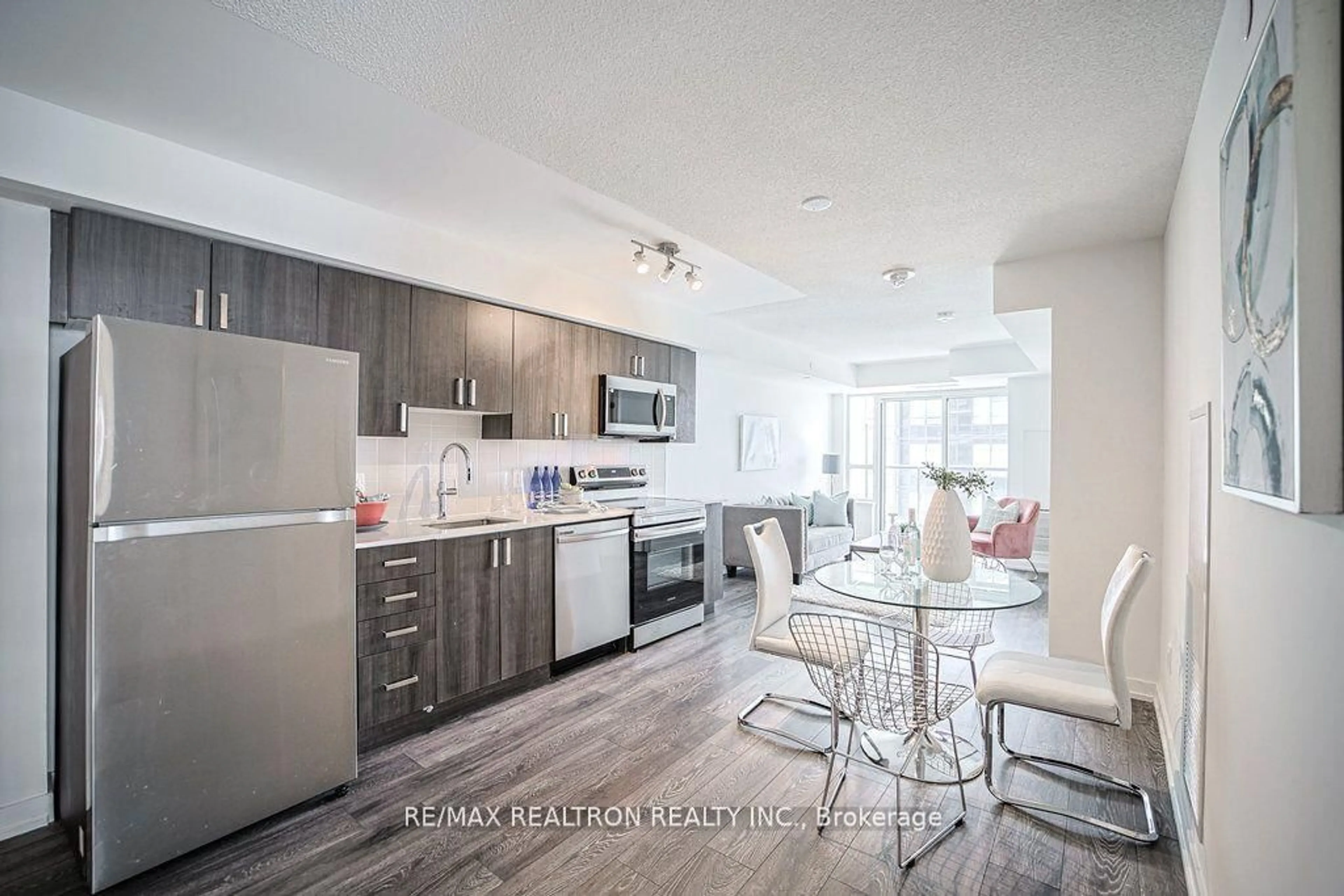 Open concept kitchen, unknown for 1455 Celebration Dr #1504, Pickering Ontario L1W 0C3