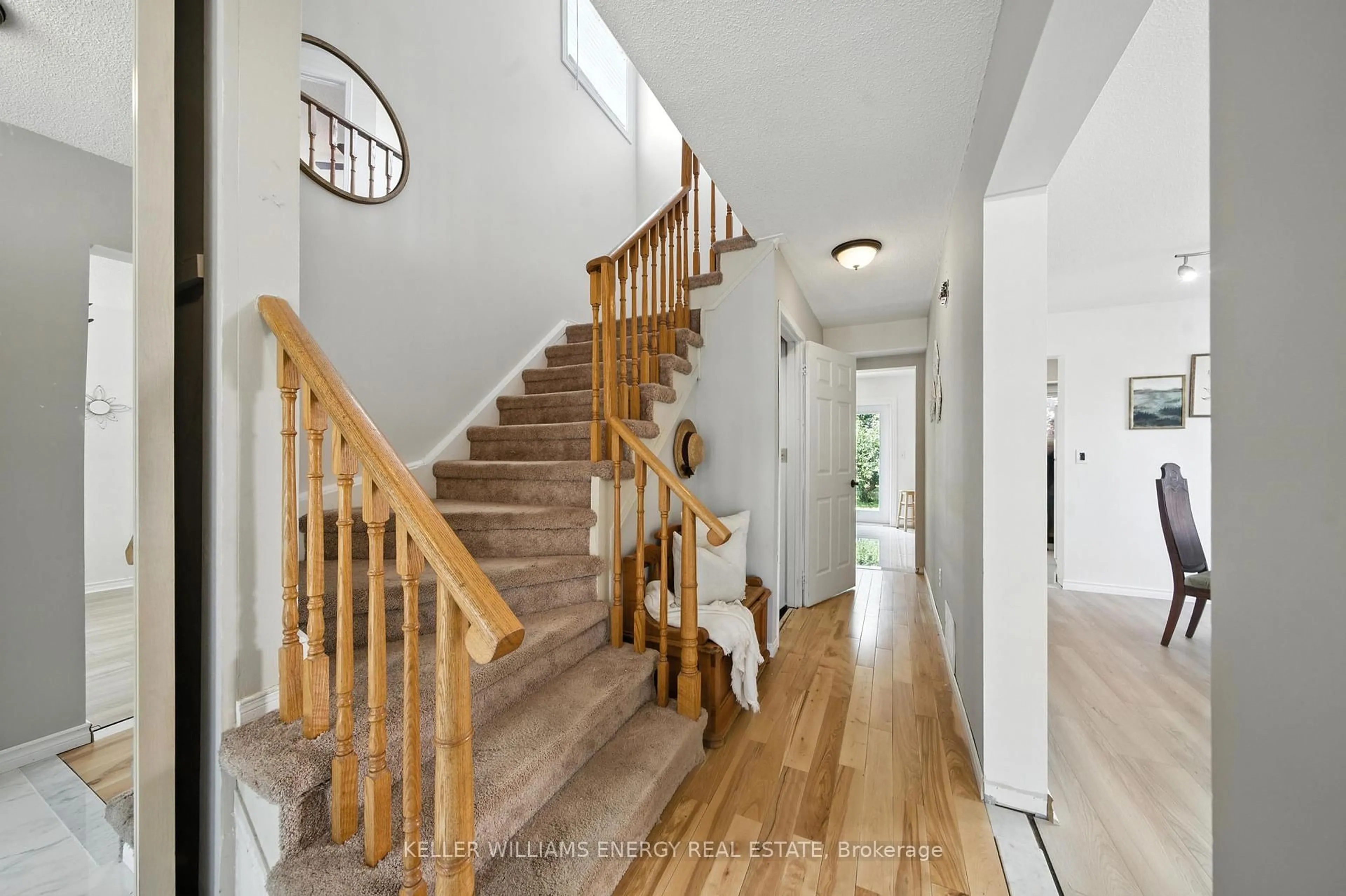 Unknown for 910 Renaissance Dr, Oshawa Ontario L1J 8K4