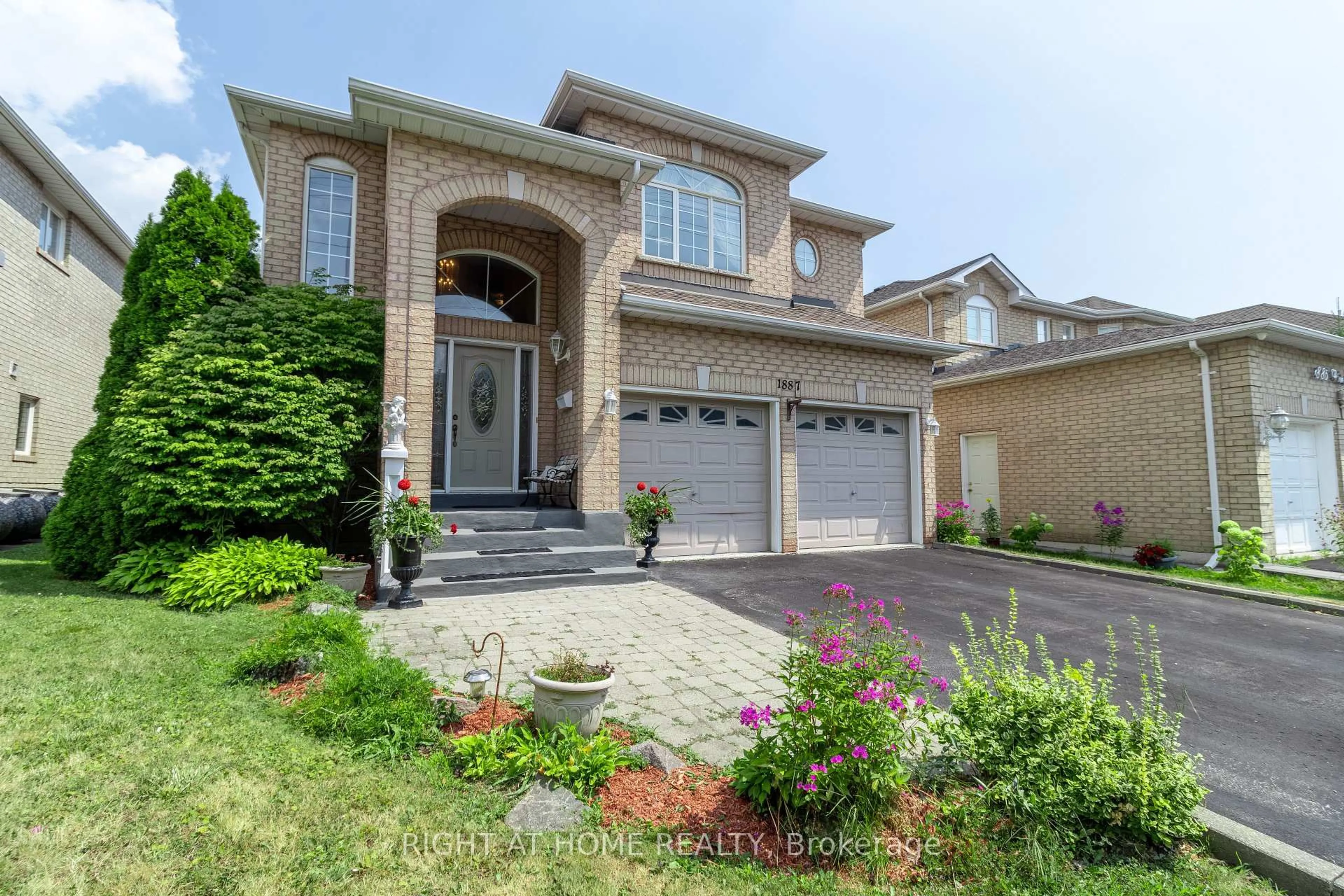 Home with brick exterior material, street for 1887 Fairport Rd, Pickering Ontario L1V 1T5