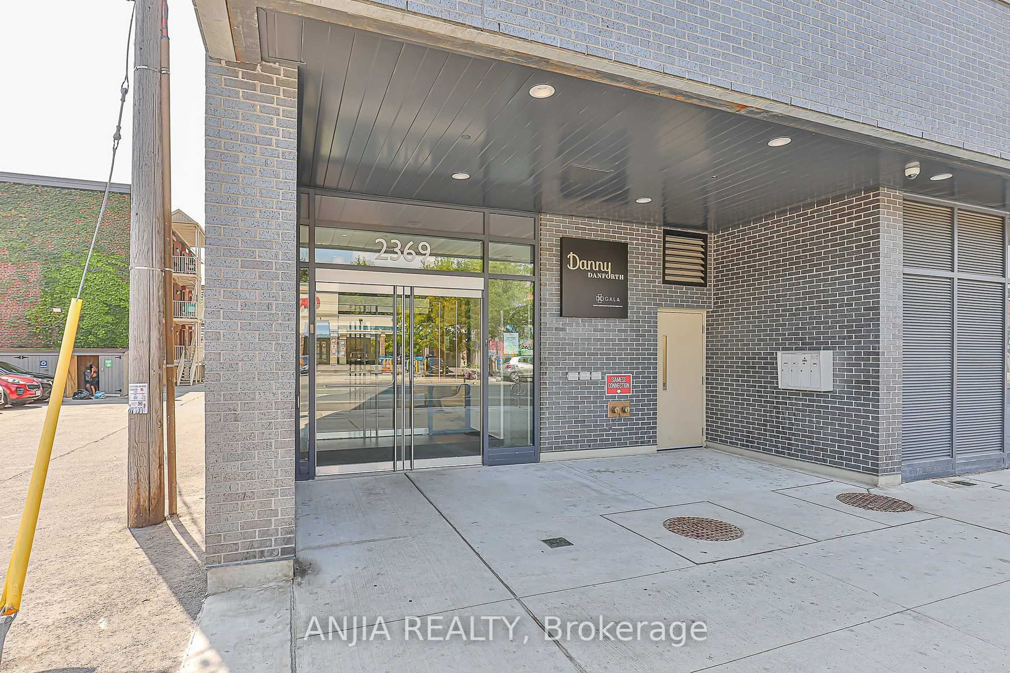 Indoor entryway for 2369 Danforth Ave #207, Toronto Ontario M4C 0B1