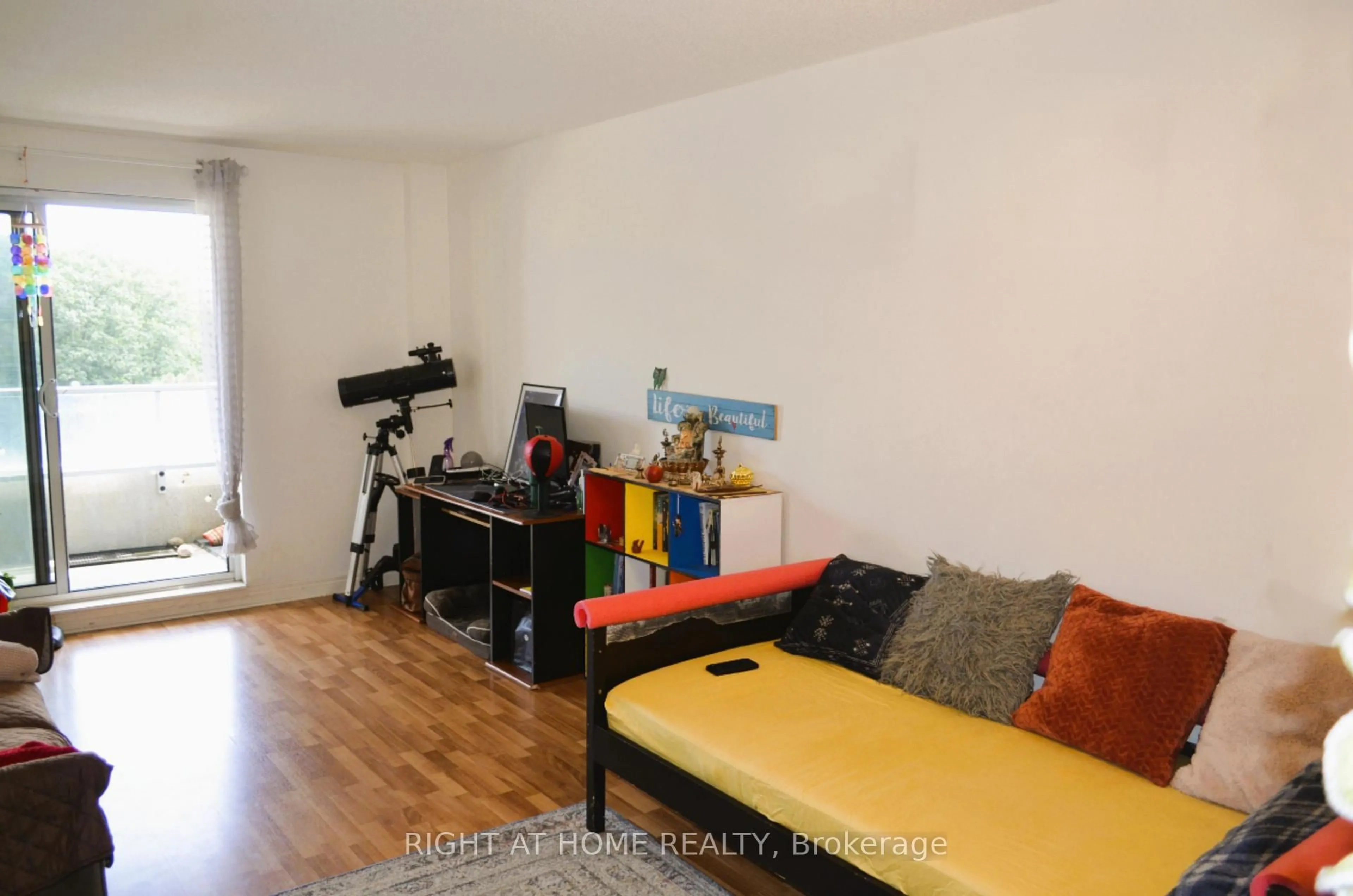 A pic of a room for 60 Town Centre Crt #408, Toronto Ontario M1P 0B1