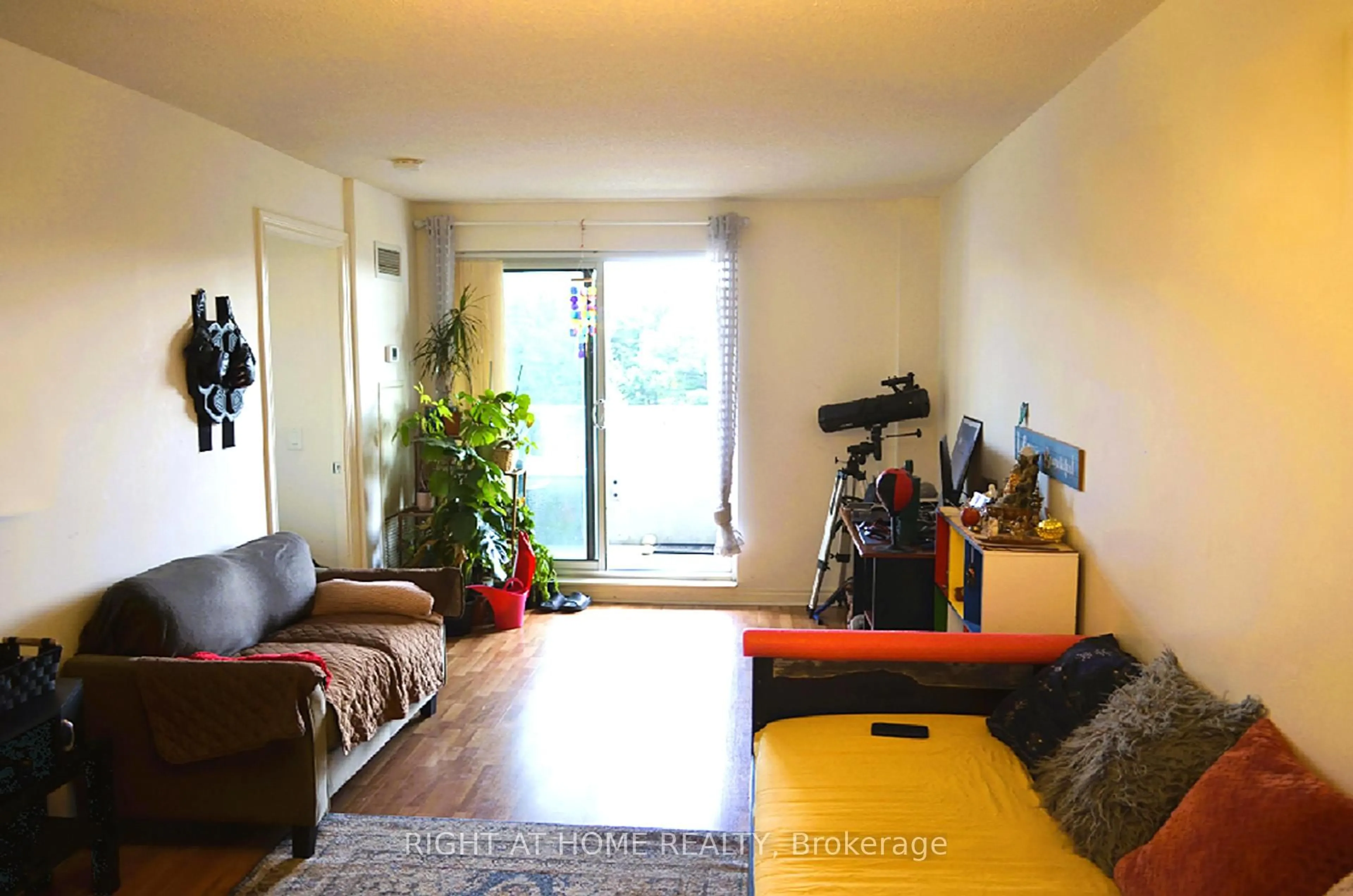 A pic of a room for 60 Town Centre Crt #408, Toronto Ontario M1P 0B1