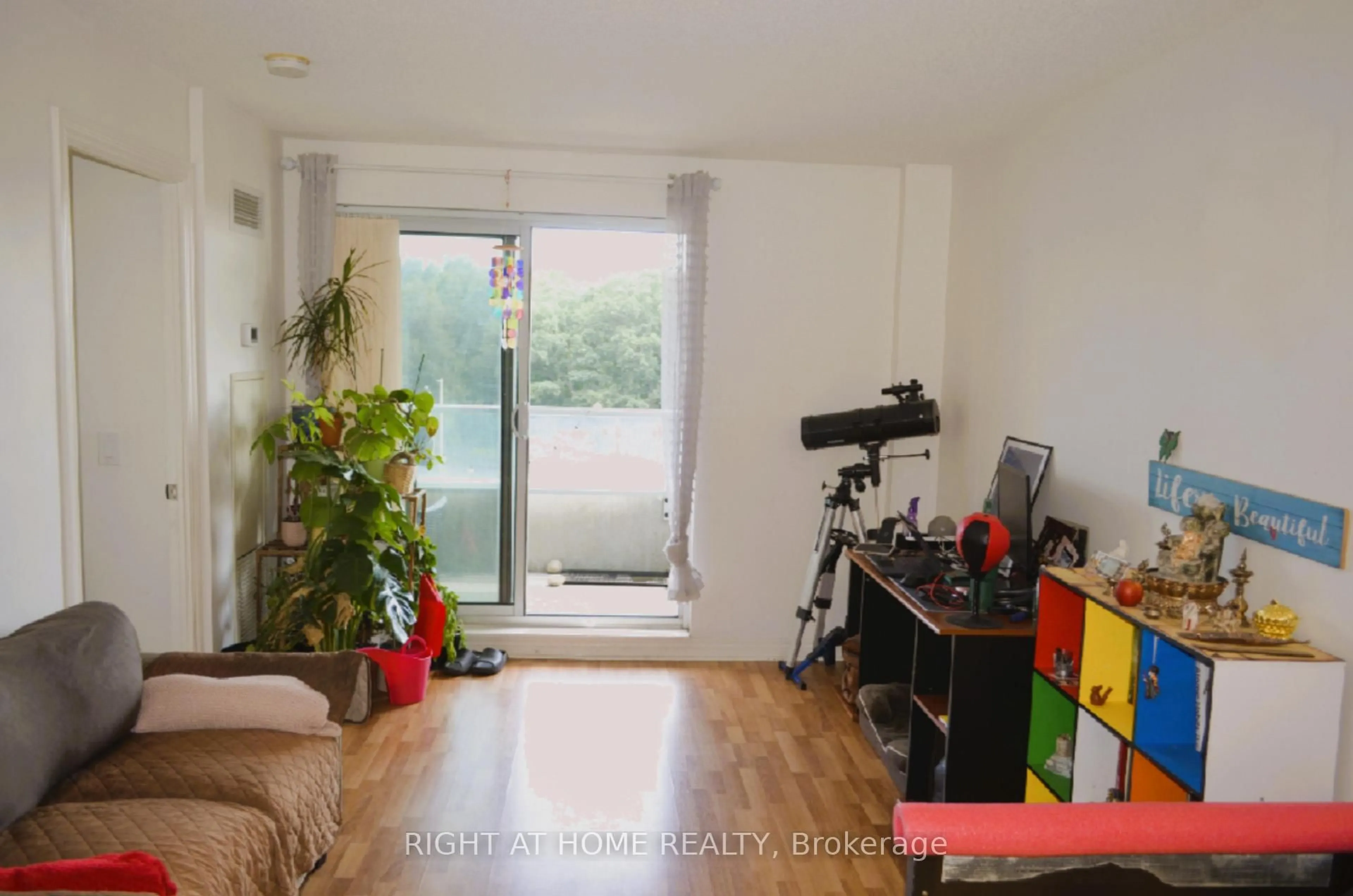 A pic of a room for 60 Town Centre Crt #408, Toronto Ontario M1P 0B1