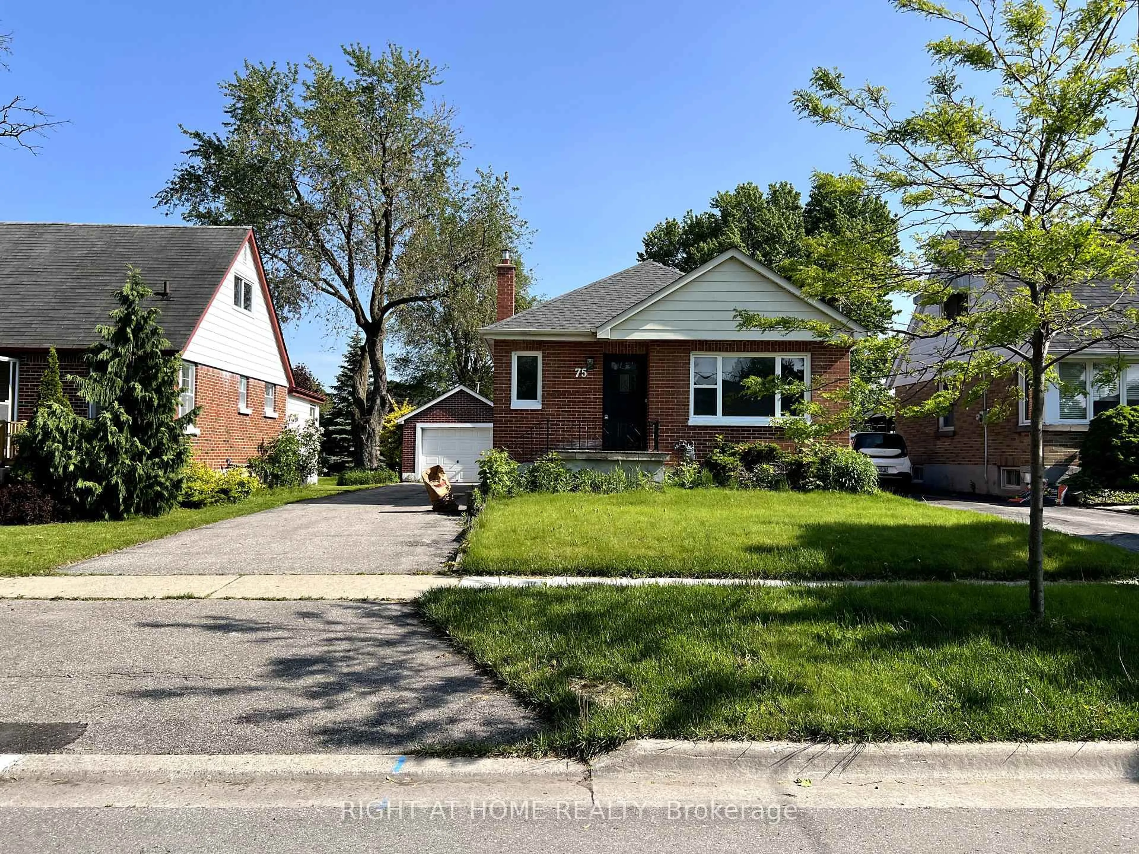 Home with brick exterior material, street for 75 Pontiac Ave, Oshawa Ontario L1G 3M1