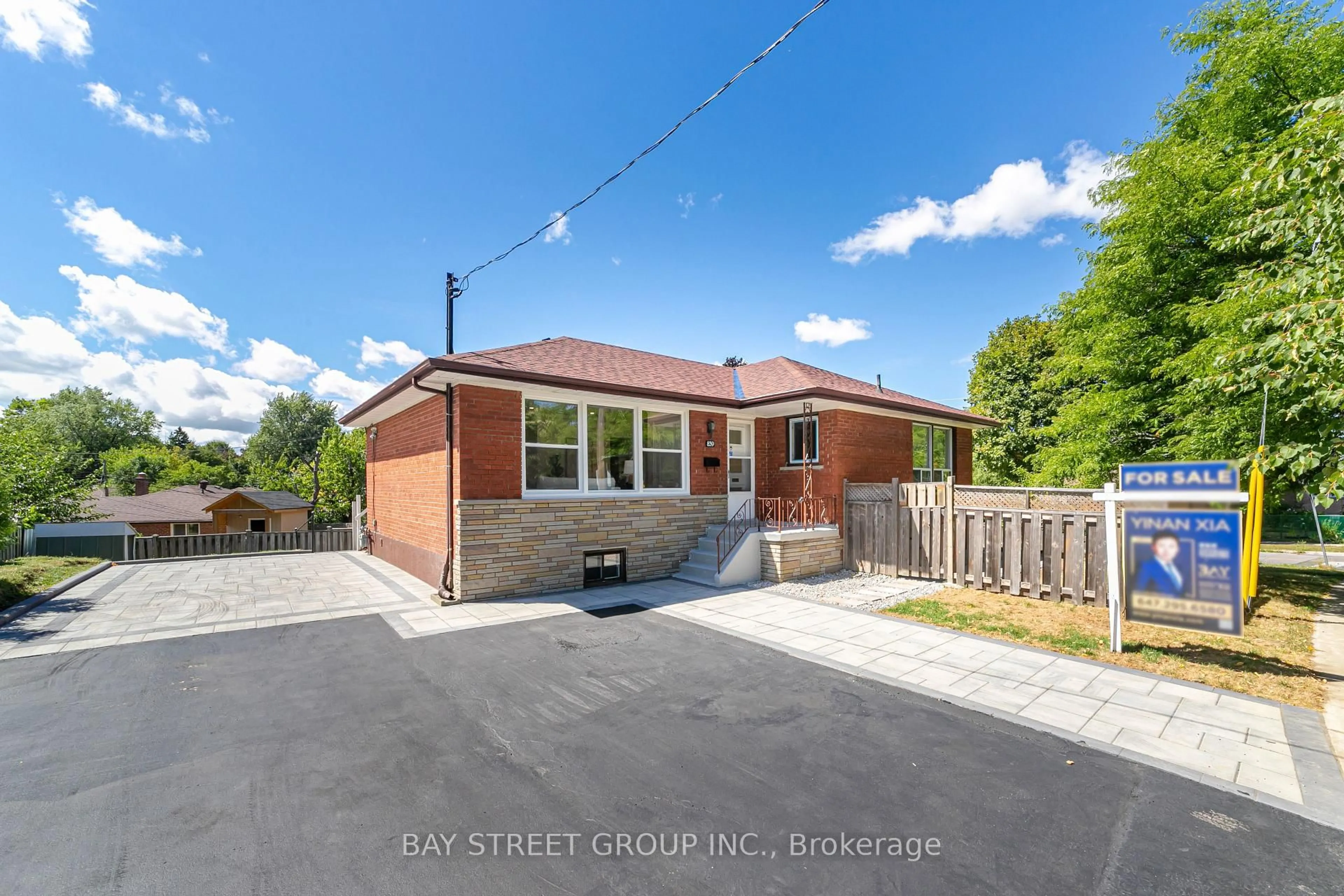 A pic from outside/outdoor area/front of a property/back of a property/a pic from drone, street for 839 Brimorton Dr, Toronto Ontario M1G 2T3