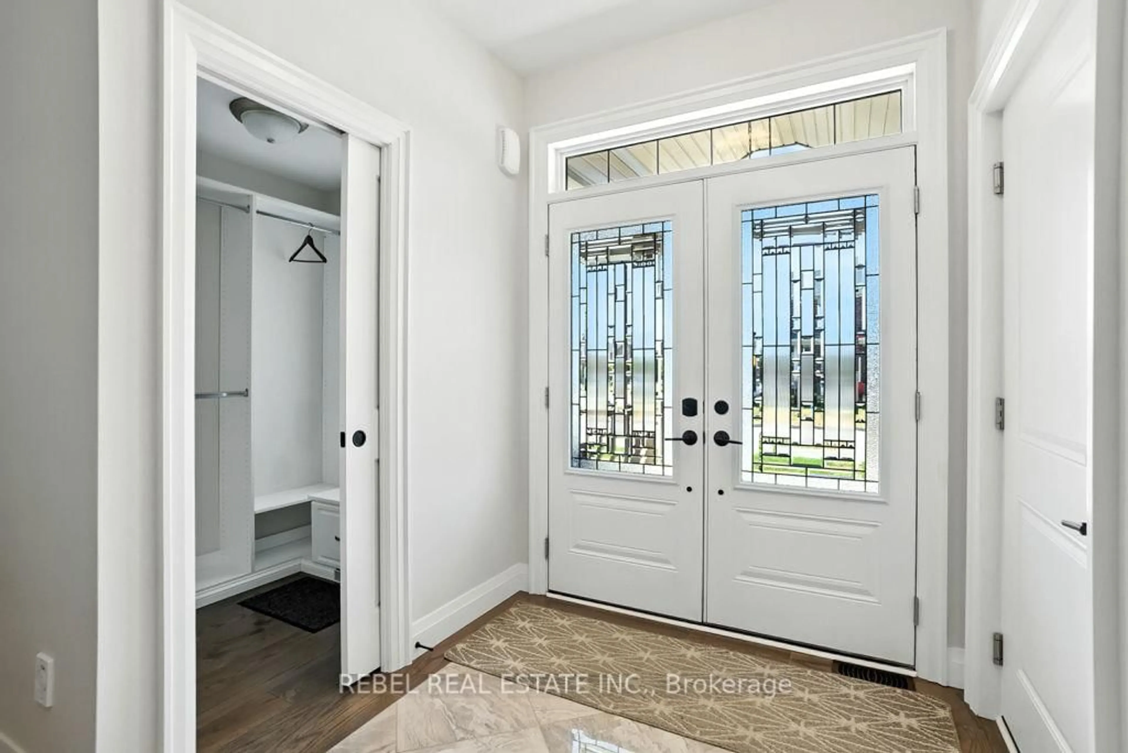 Indoor entryway for 190 William Fair Dr, Clarington Ontario L1C 0T6