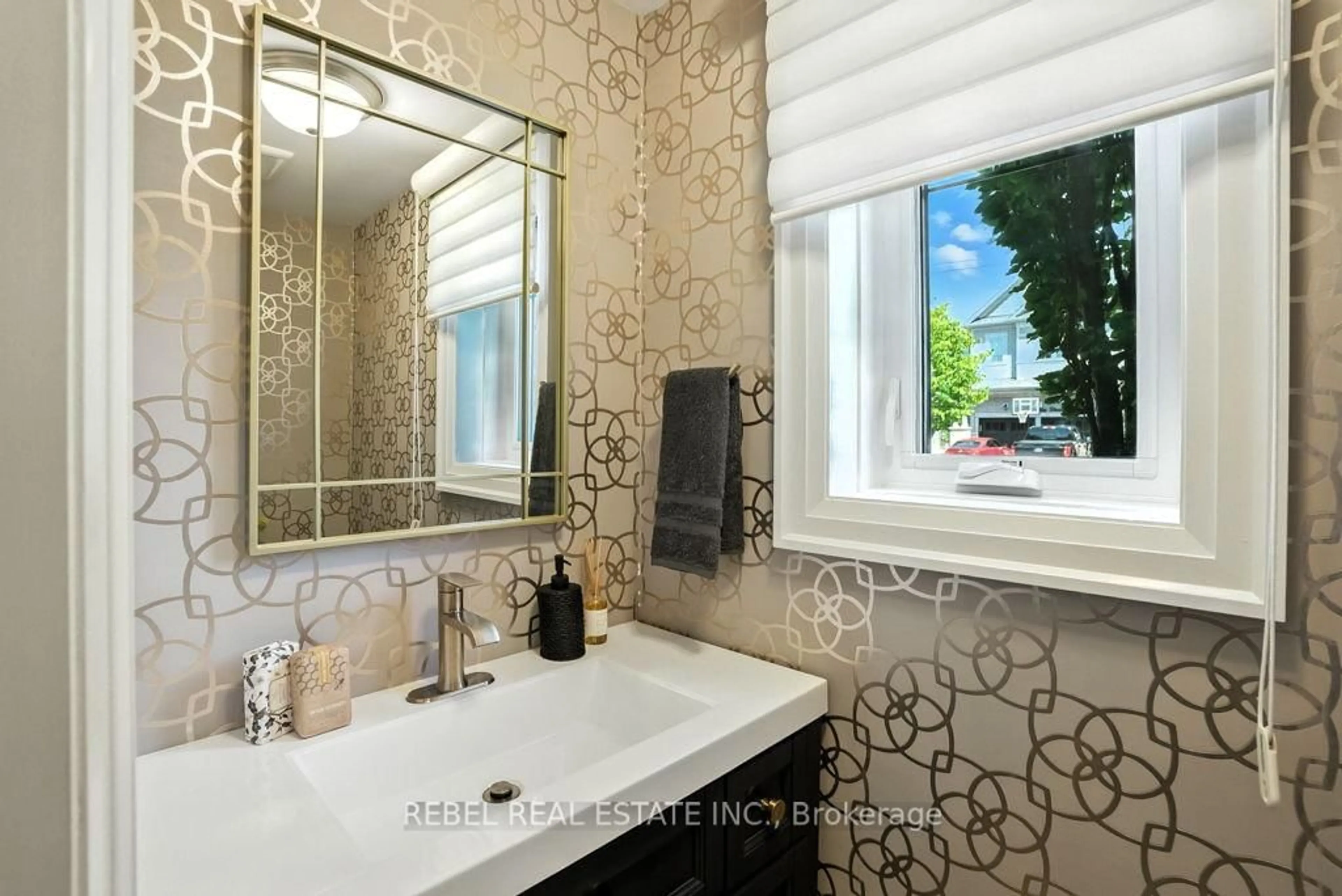 Contemporary bathroom, ceramic/tile floor for 190 William Fair Dr, Clarington Ontario L1C 0T6