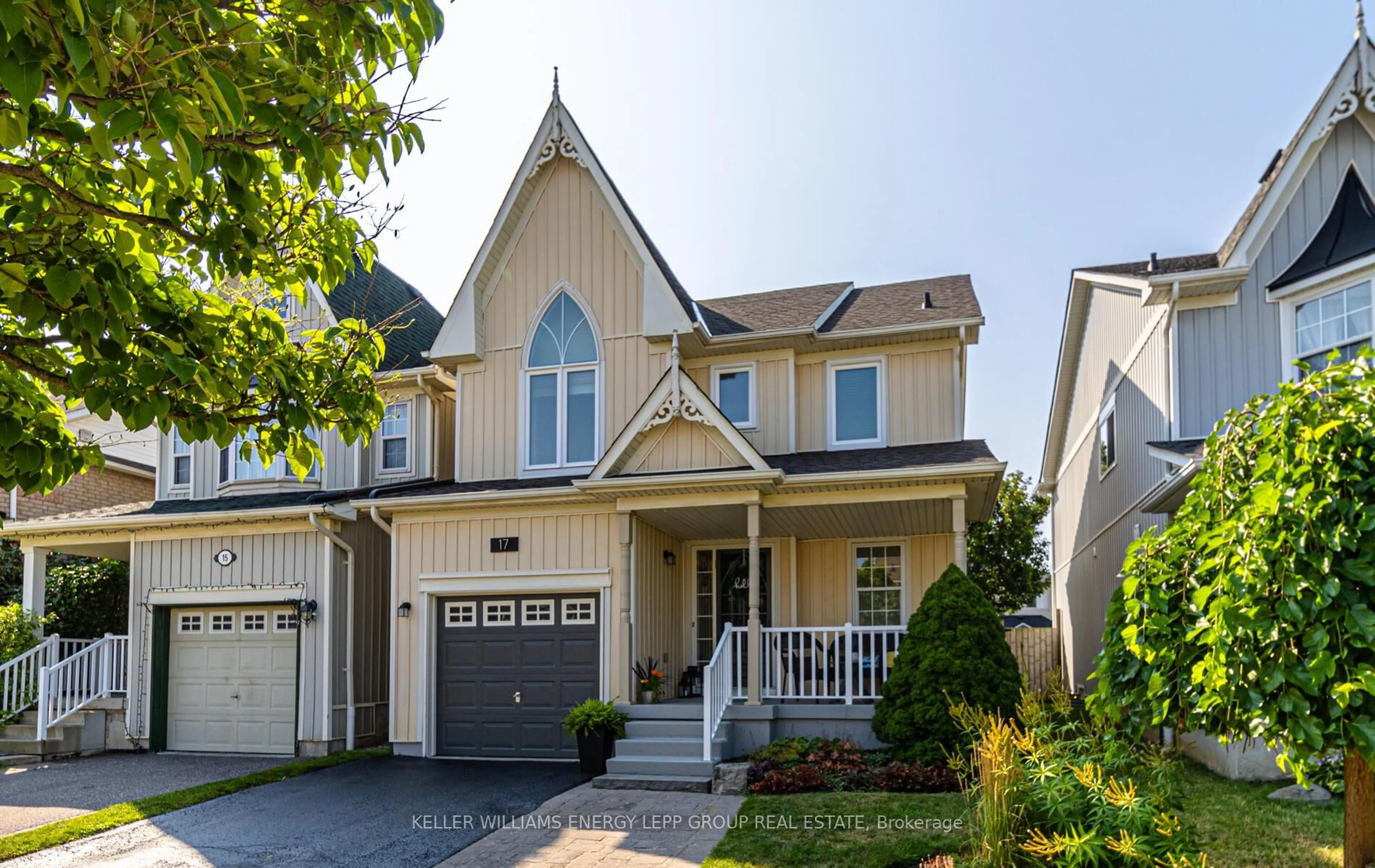 Home with vinyl exterior material, street for 17 Beaumaris Cres, Whitby Ontario L1M 2H3
