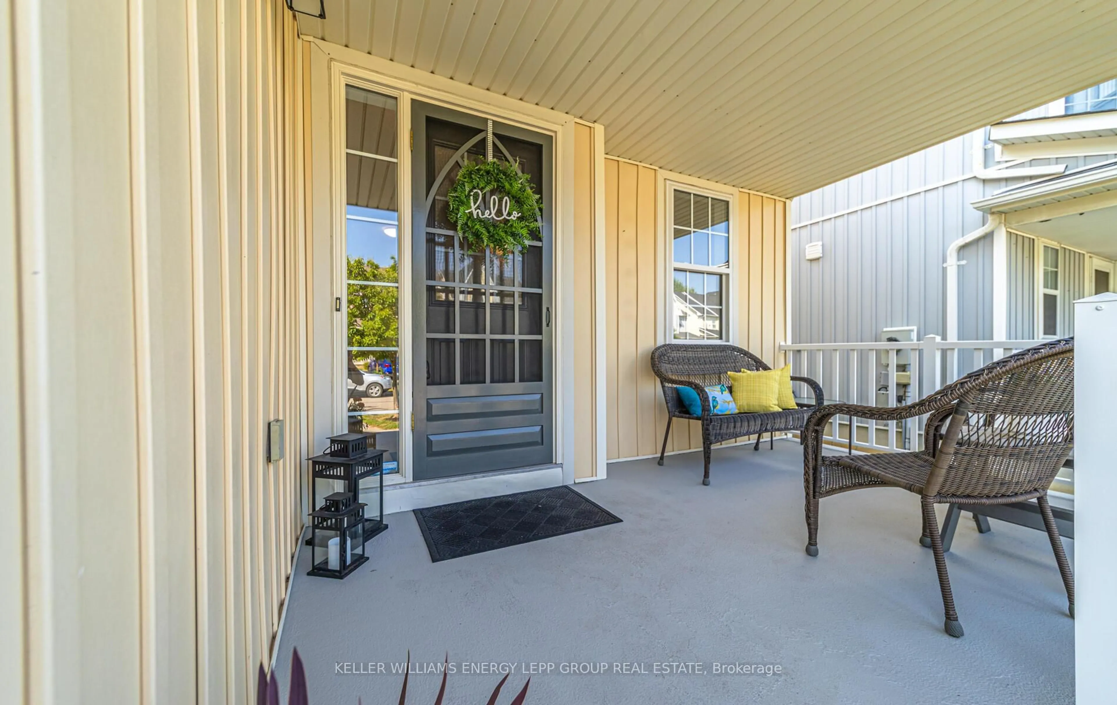 Unknown for 17 Beaumaris Cres, Whitby Ontario L1M 2H3