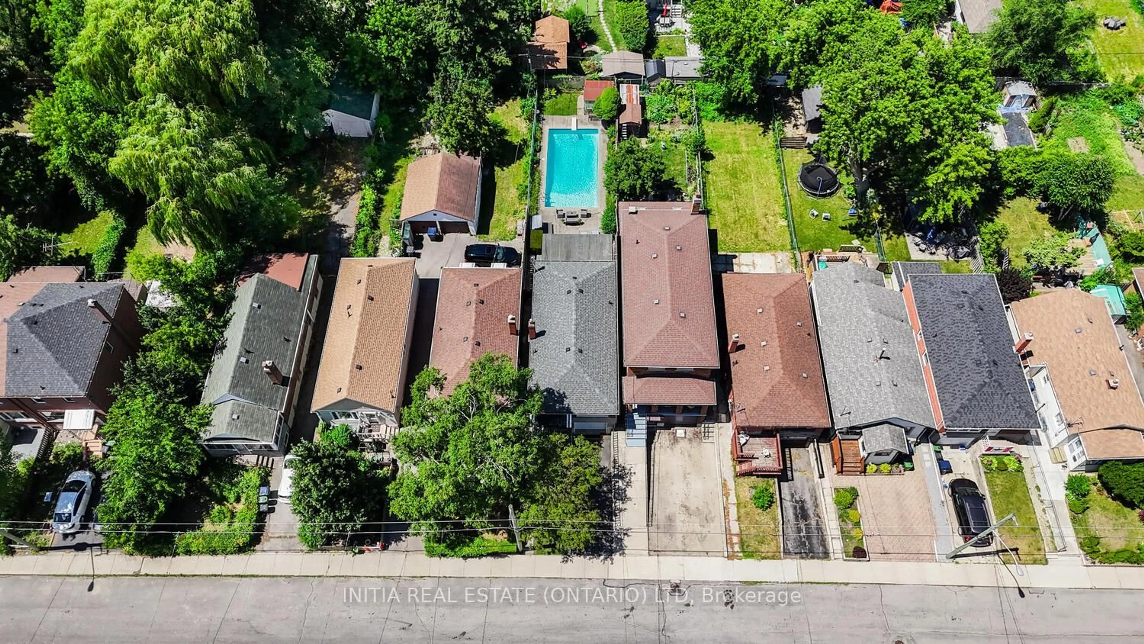 A pic from outside/outdoor area/front of a property/back of a property/a pic from drone, street for 38 North Edgely Ave, Toronto Ontario M1K 1T7
