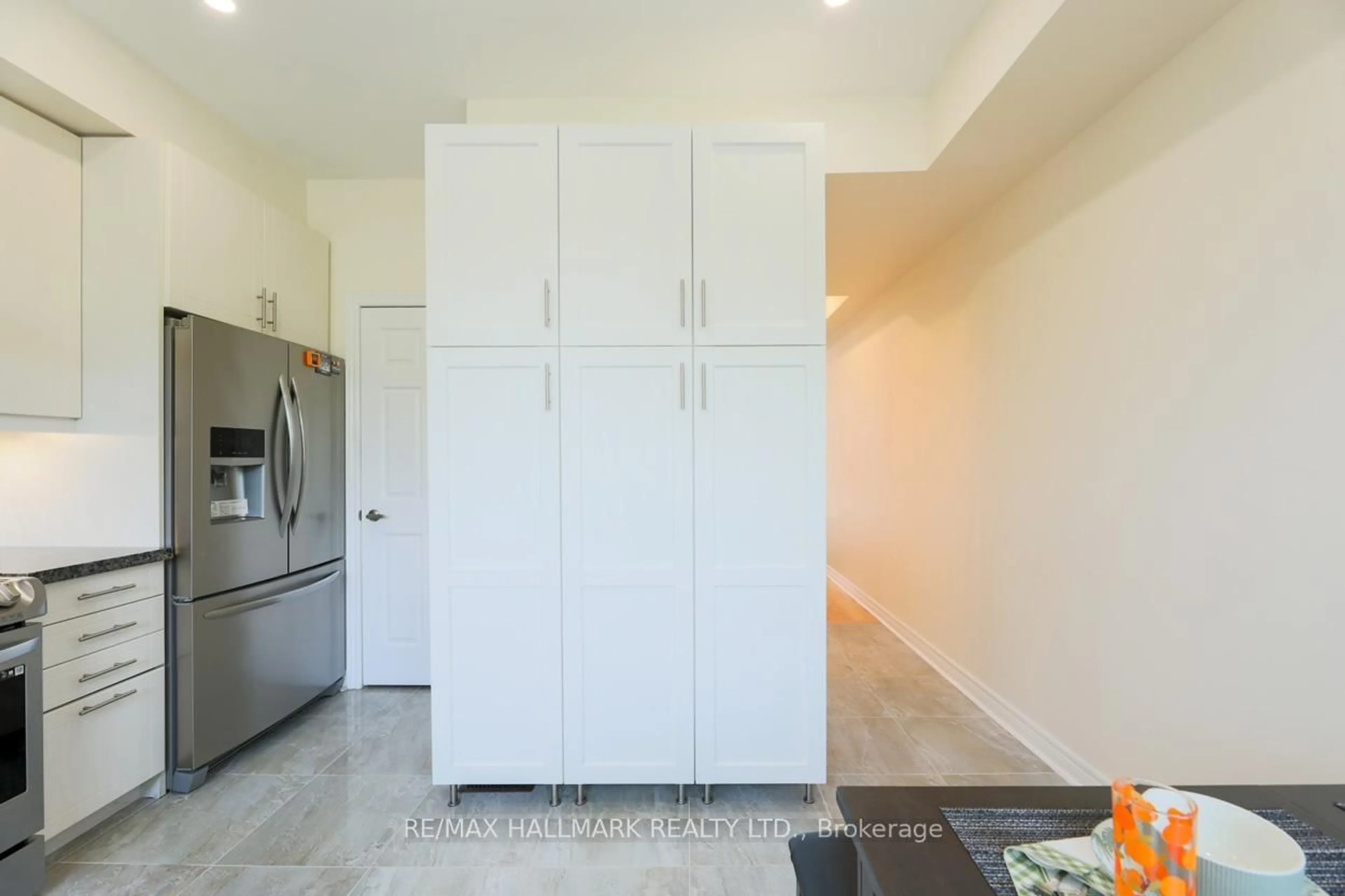 Unknown for 3757 B St Clair Ave, Toronto Ontario M1M 1V1