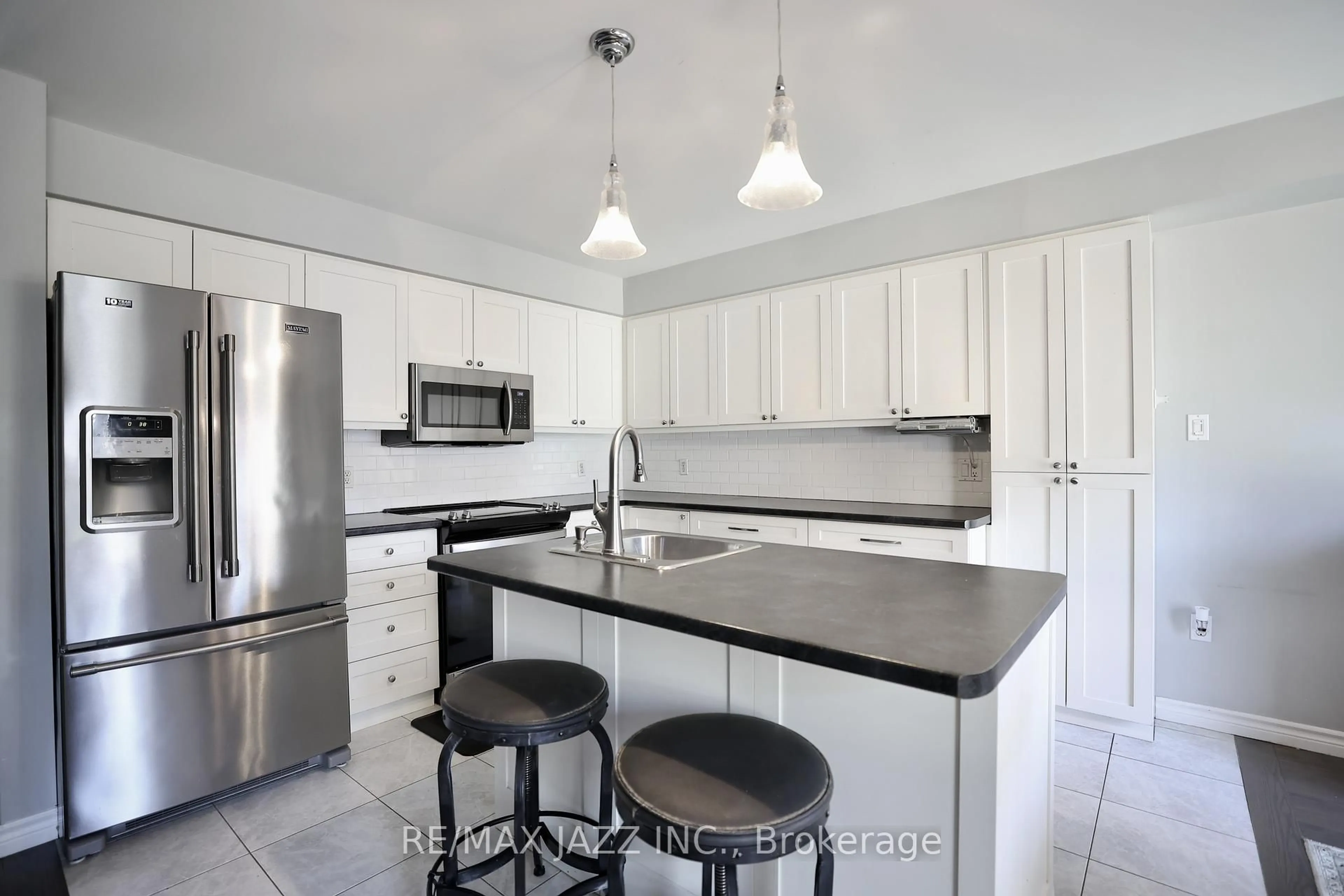 Standard kitchen, ceramic/tile floor for 66 Kilgannon Ave, Clarington Ontario L1E 3E2
