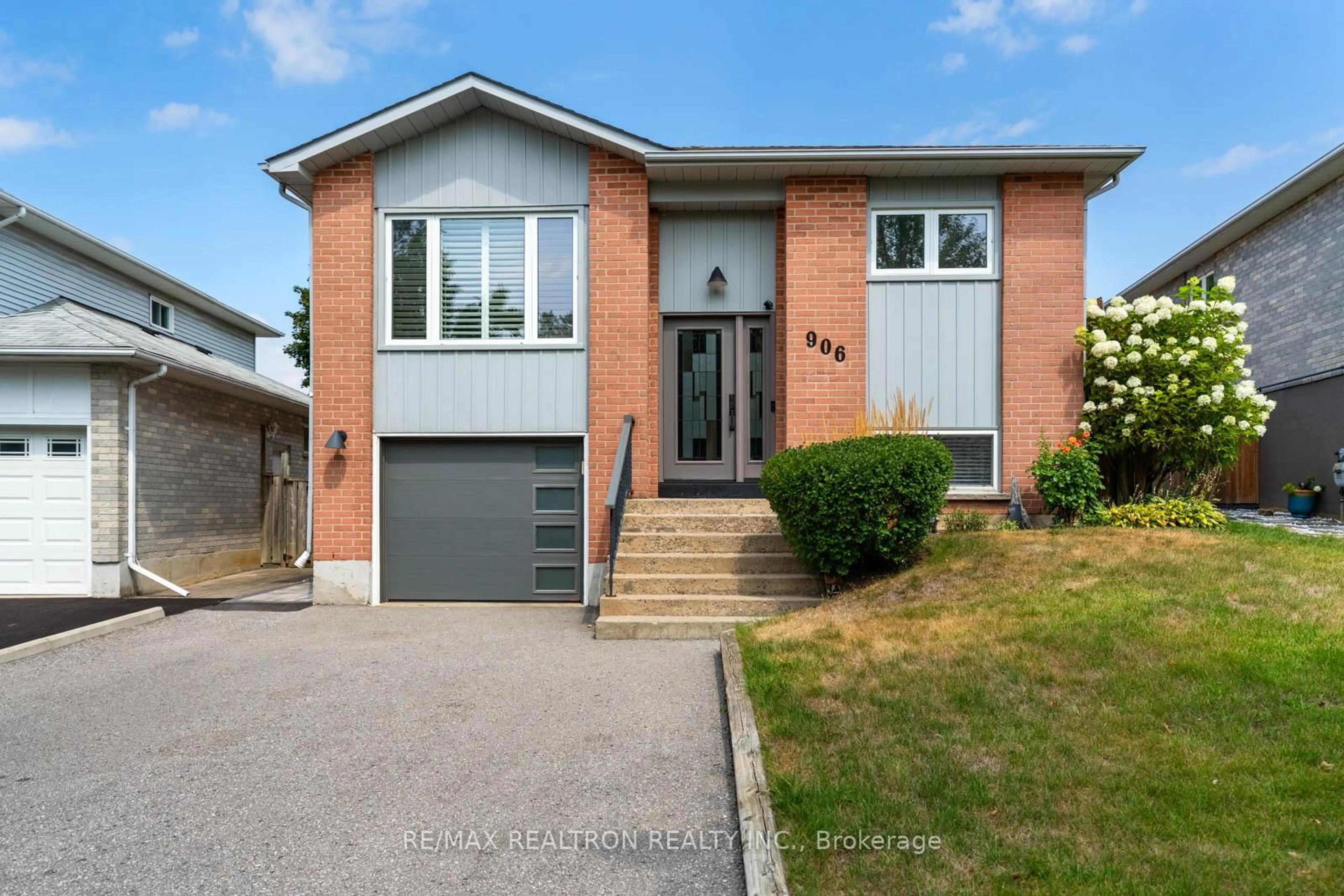 Home with brick exterior material, street for 906 Mahina St, Oshawa Ontario L1J 8E3